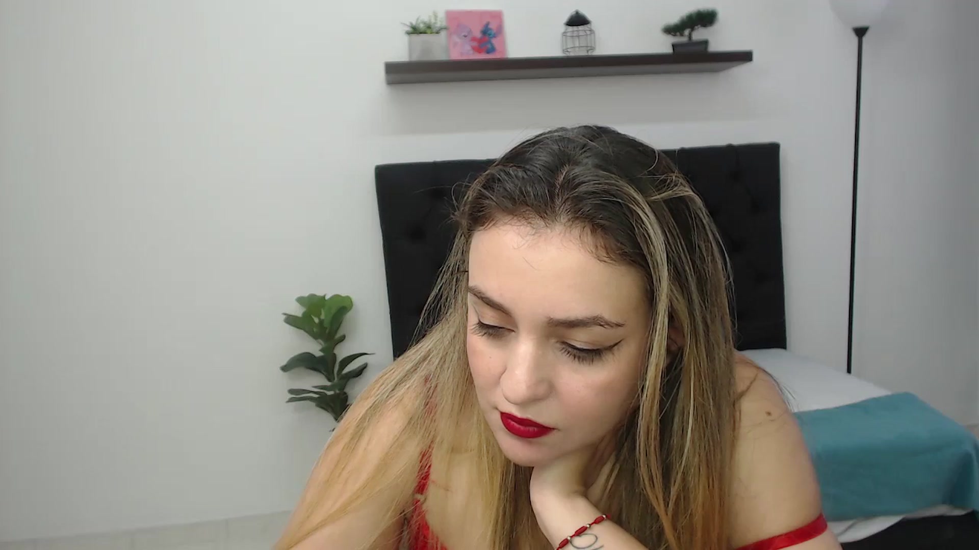 Gallery image thumbnail from CamilleDucan's myfreecams stream on, 11/26/2025, 16:18 image 10 of 20