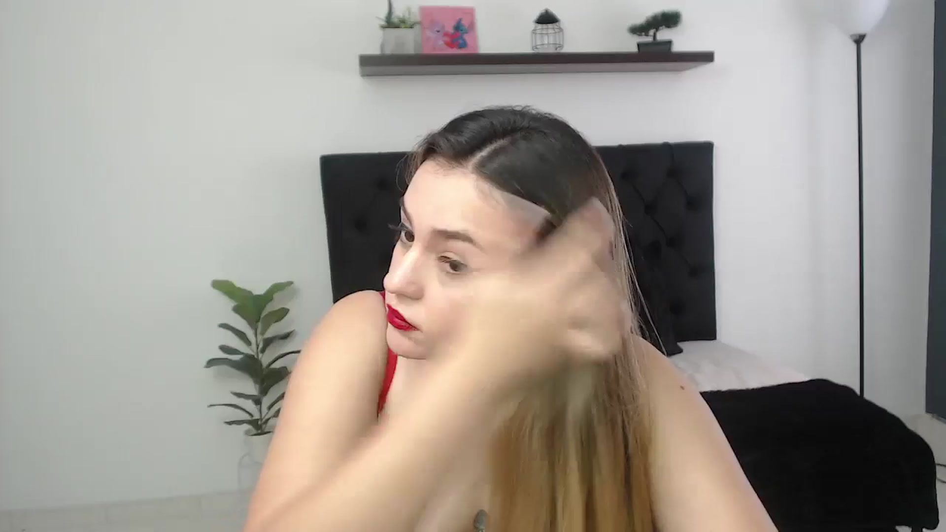 Gallery image thumbnail from CamilleDucan's myfreecams stream on, 12/01/2025, 15:51 image 16 of 20