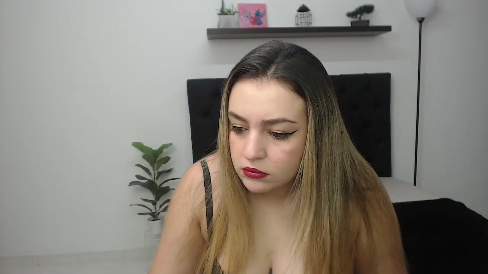 Gallery image thumbnail from CamilleDucan's myfreecams stream on, 12/02/2025, 14:58 image 1 of 20