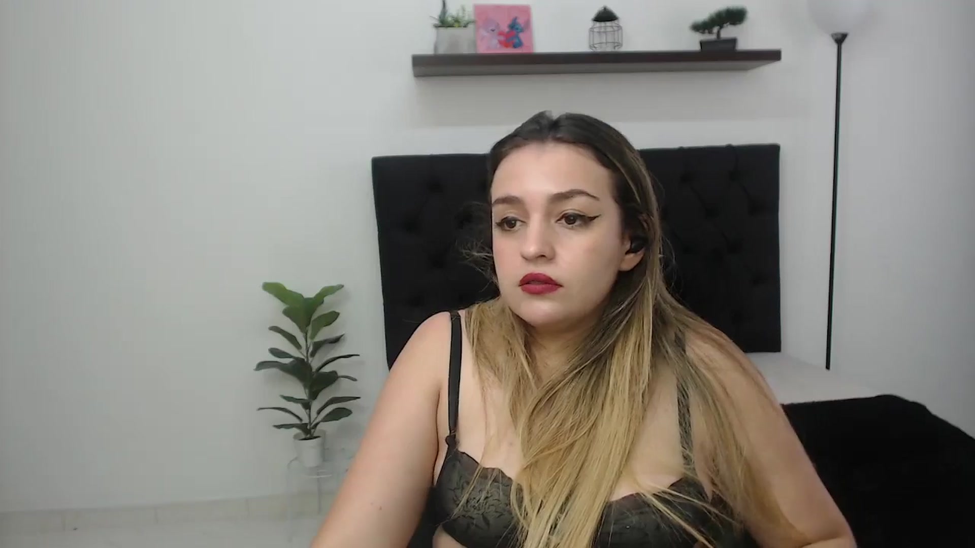 Gallery image thumbnail from CamilleDucan's myfreecams stream on, 12/02/2025, 16:59 image 19 of 20