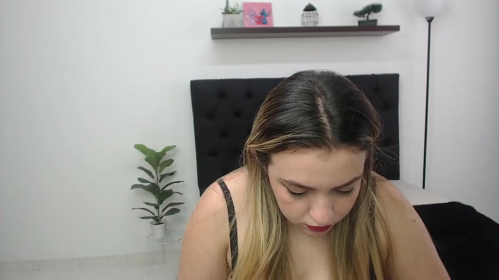 Gallery image thumbnail from CamilleDucan's myfreecams stream on, 12/02/2025, 16:59 image 13 of 20