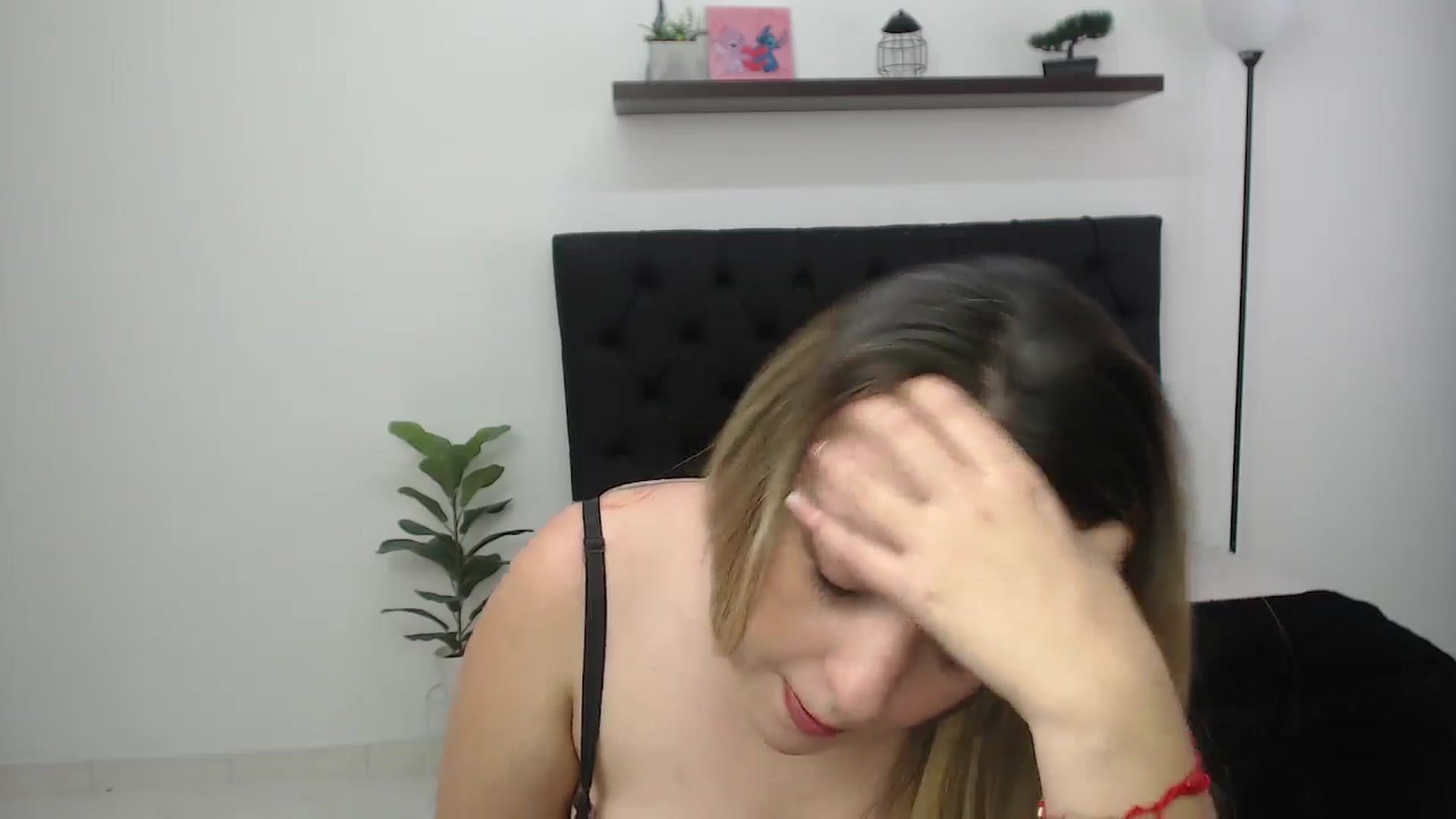 Gallery image thumbnail from CamilleDucan's myfreecams stream on, 12/02/2025, 18:15 image 3 of 20
