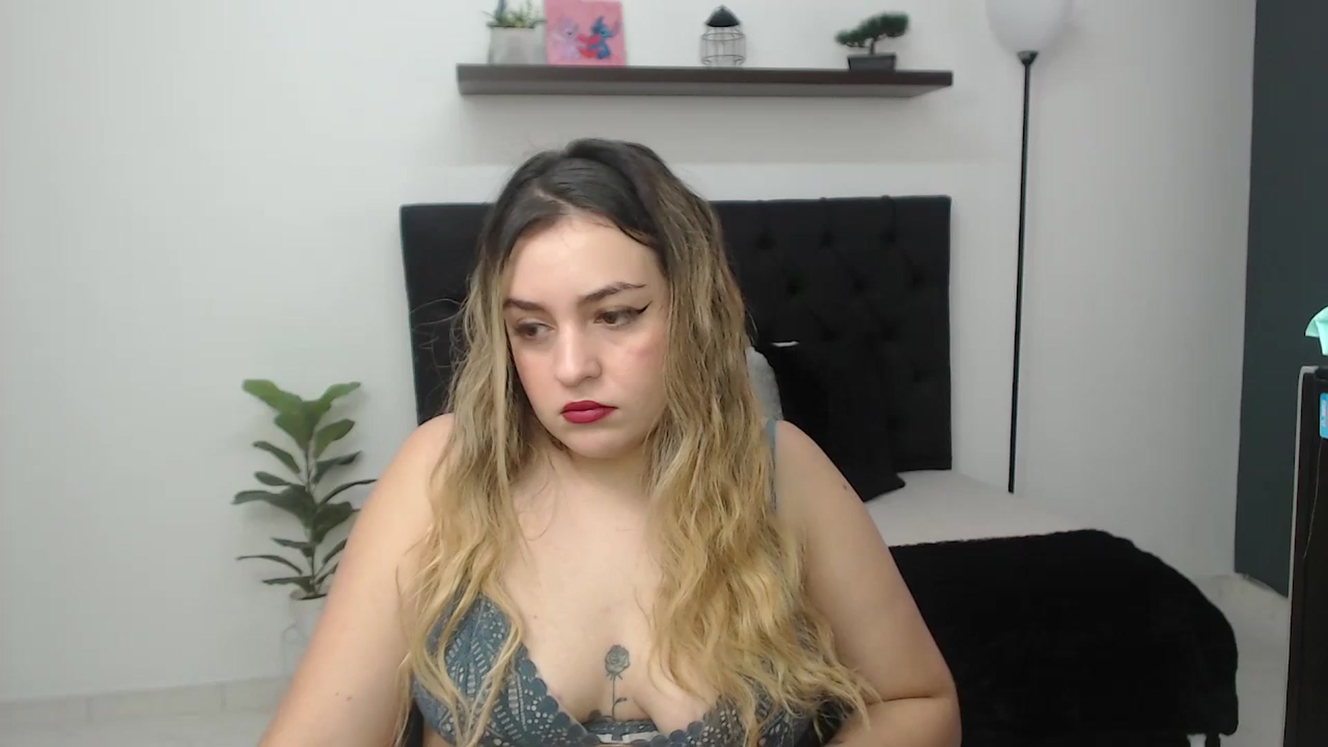 Gallery image thumbnail from CamilleDucan's myfreecams stream on, 12/05/2025, 14:38 image 2 of 20