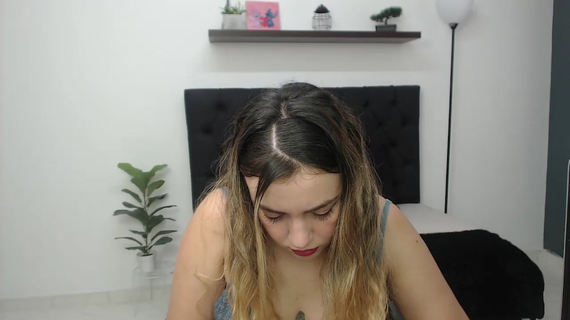 Gallery image thumbnail from CamilleDucan's myfreecams stream on, 12/05/2025, 14:38 image 13 of 20