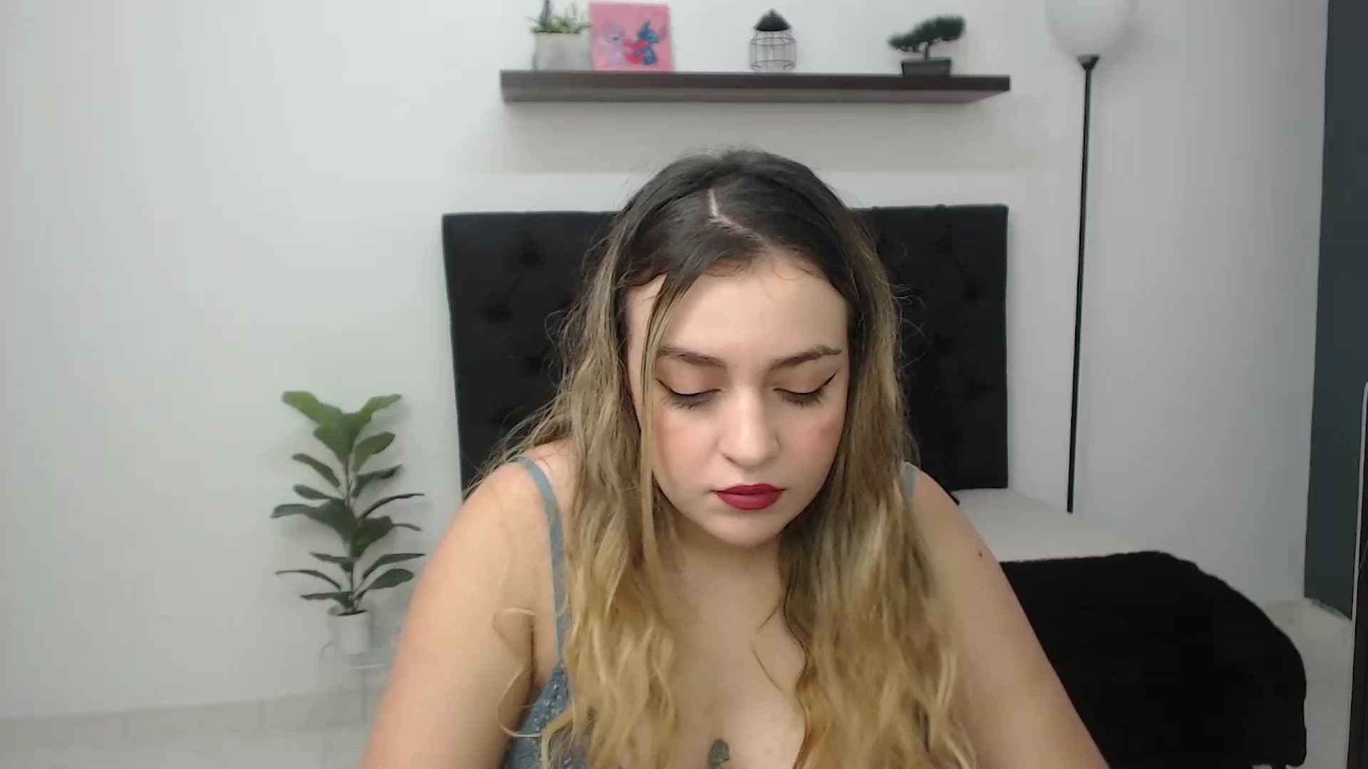 Gallery image thumbnail from CamilleDucan's myfreecams stream on, 12/05/2025, 14:38 image 15 of 20