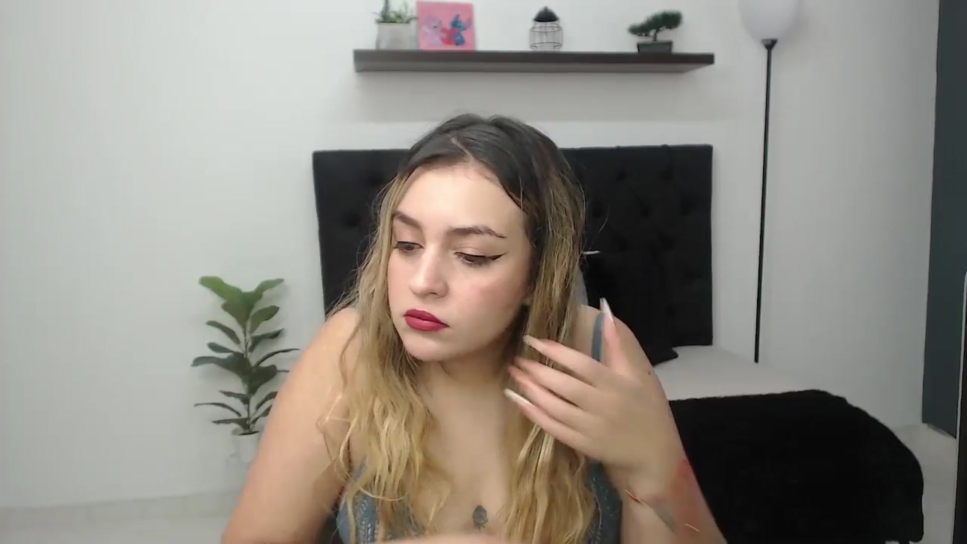 Gallery image thumbnail from CamilleDucan's myfreecams stream on, 12/05/2025, 14:38 image 18 of 20