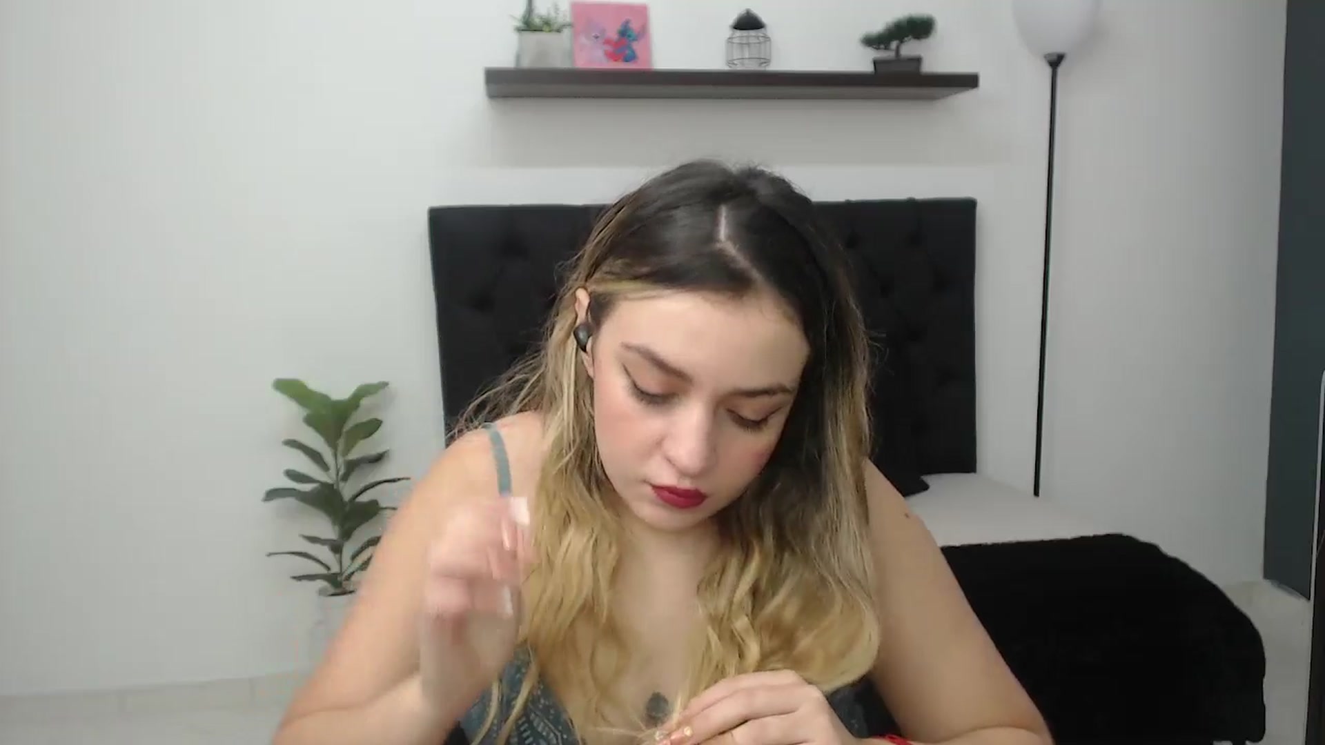 Gallery image thumbnail from CamilleDucan's myfreecams stream on, 12/05/2025, 14:38 image 19 of 20