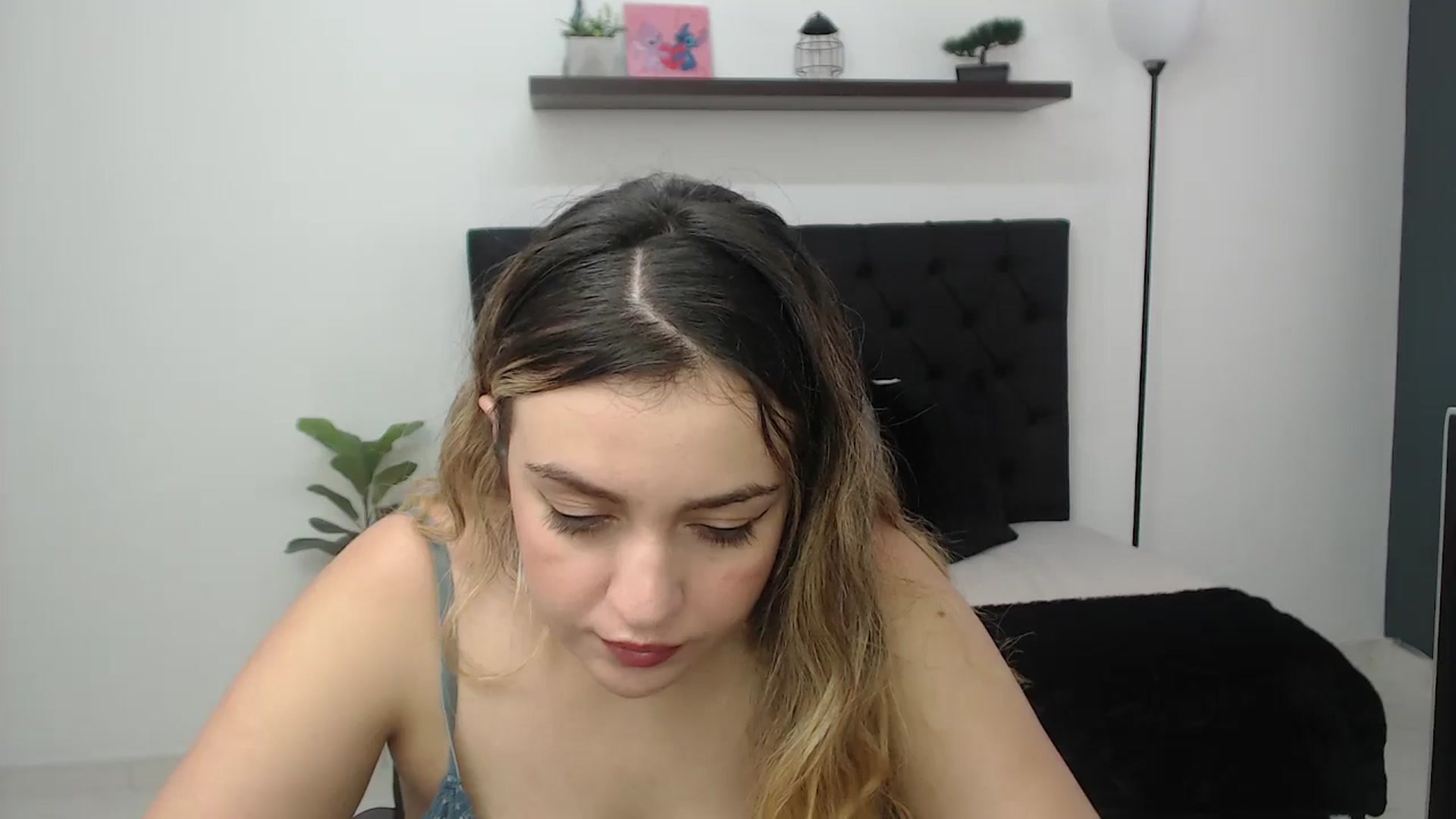 Gallery image thumbnail from CamilleDucan's myfreecams stream on, 12/05/2025, 17:12 image 8 of 20
