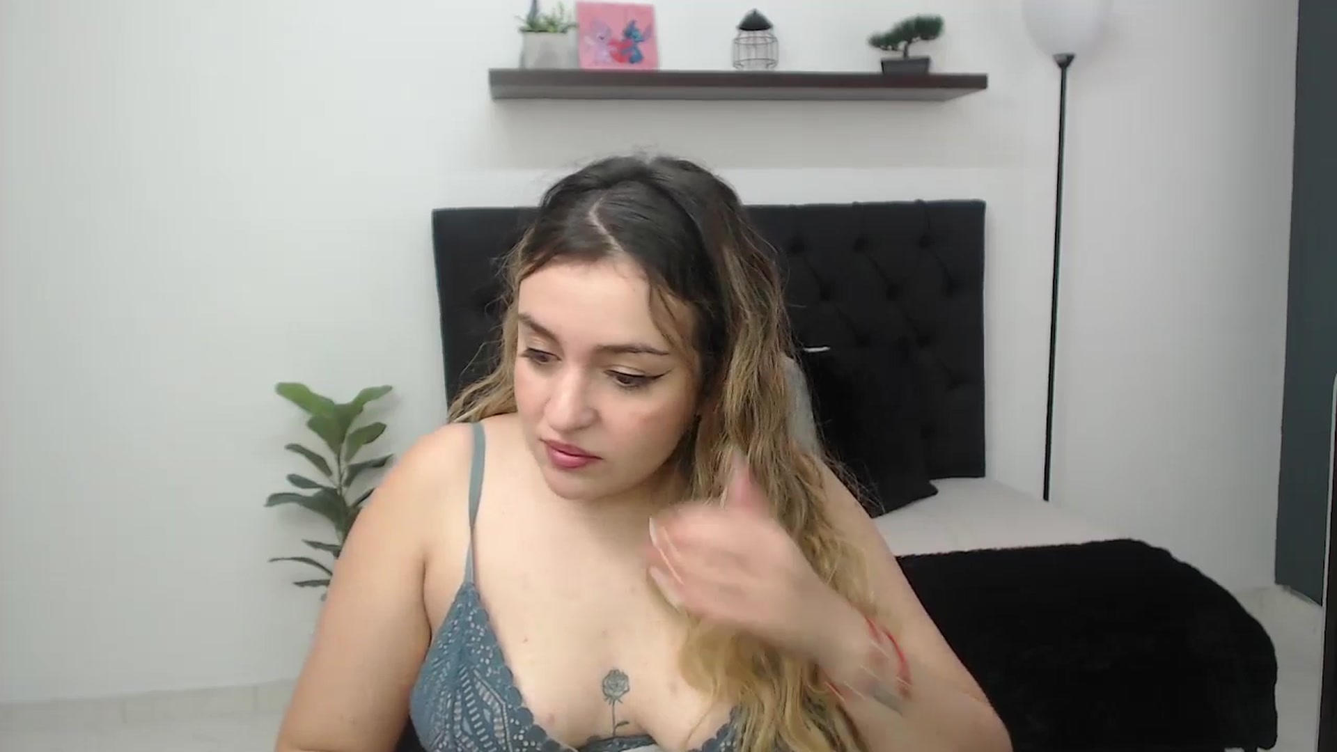 Gallery image thumbnail from CamilleDucan's myfreecams stream on, 12/05/2025, 17:12 image 3 of 20