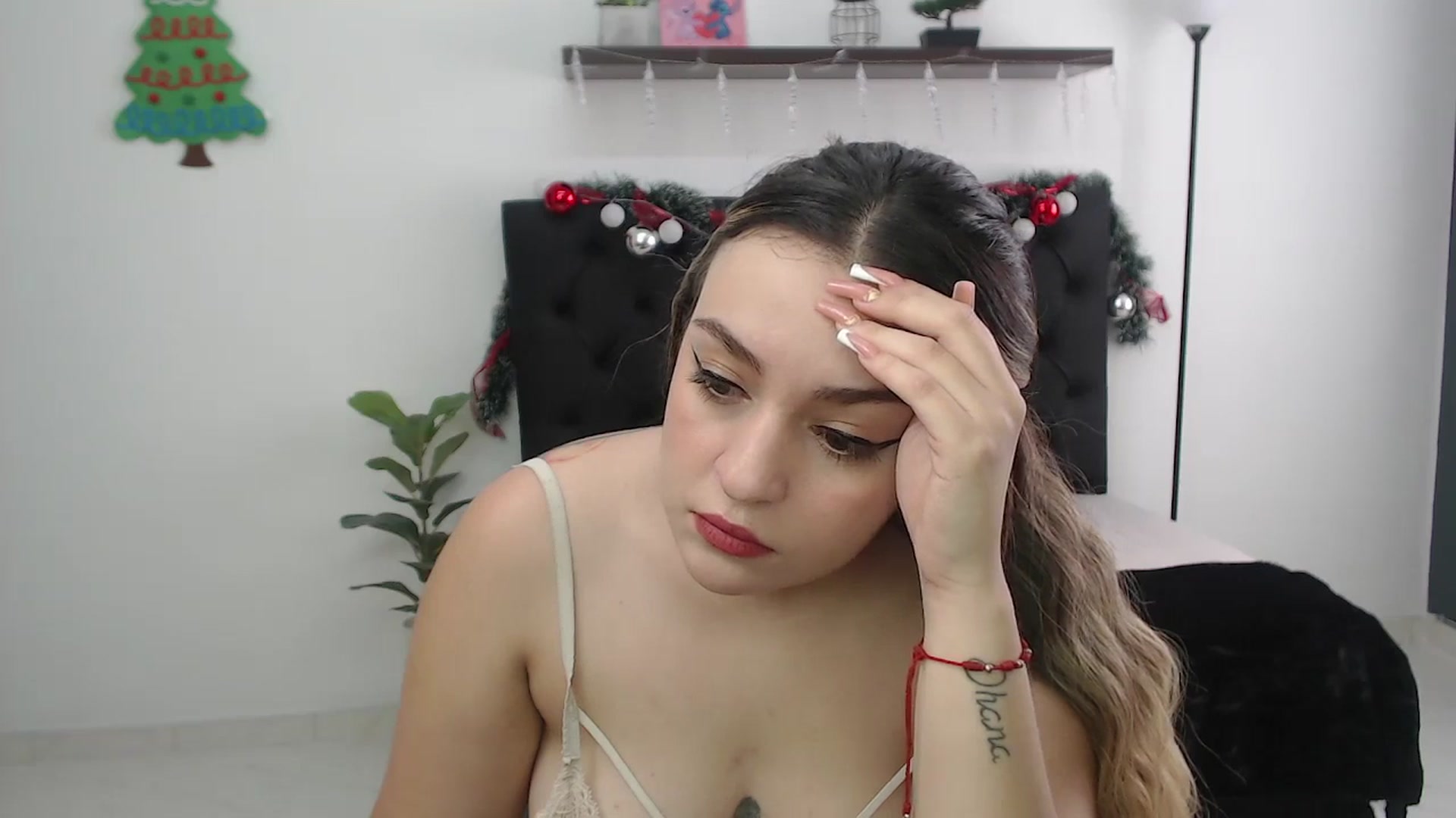 Gallery image thumbnail from CamilleDucan's myfreecams stream on, 12/06/2025, 13:59 image 4 of 20