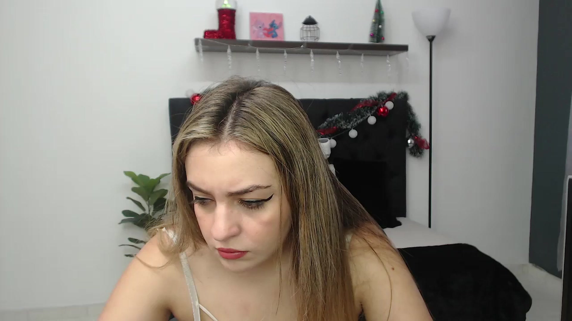 Gallery image thumbnail from CamilleDucan's myfreecams stream on, 12/22/2025, 13:46 image 12 of 20