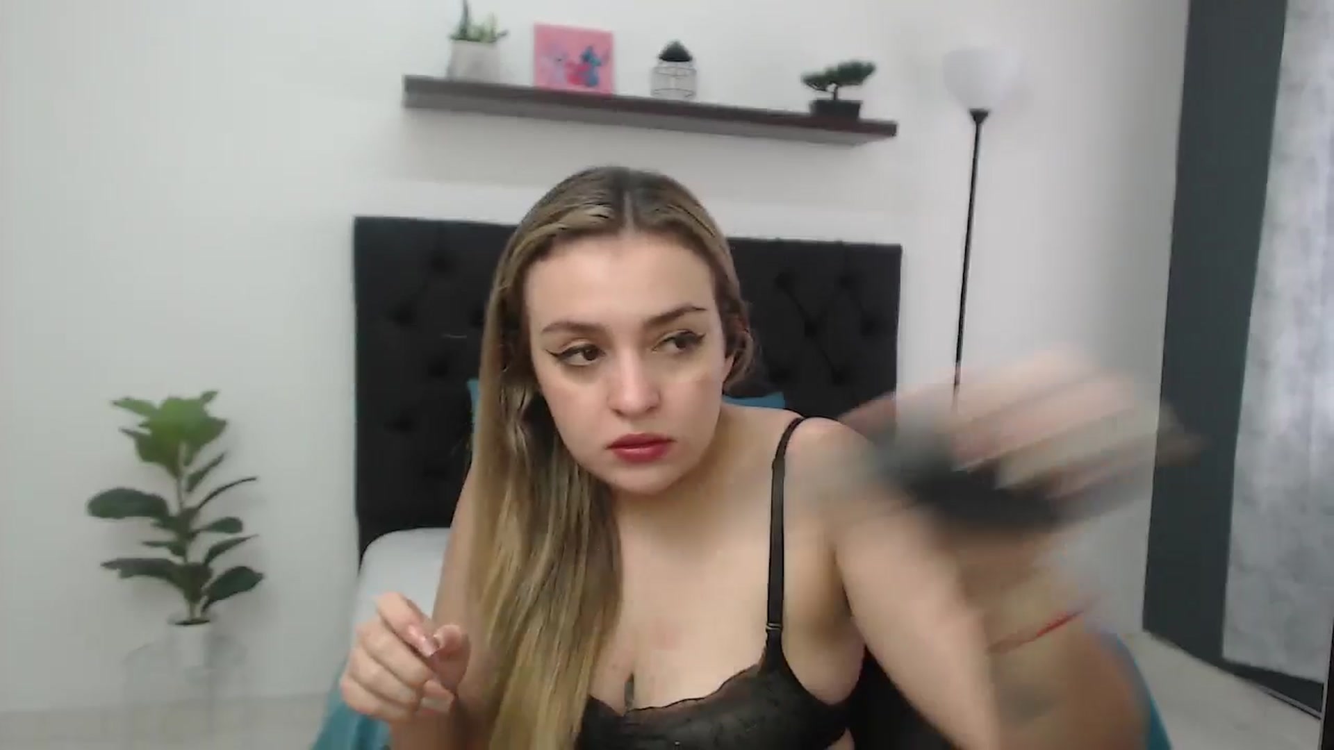 Gallery image thumbnail from CamilleDucan's myfreecams stream on, 01/07/2026, 16:06 image 10 of 20