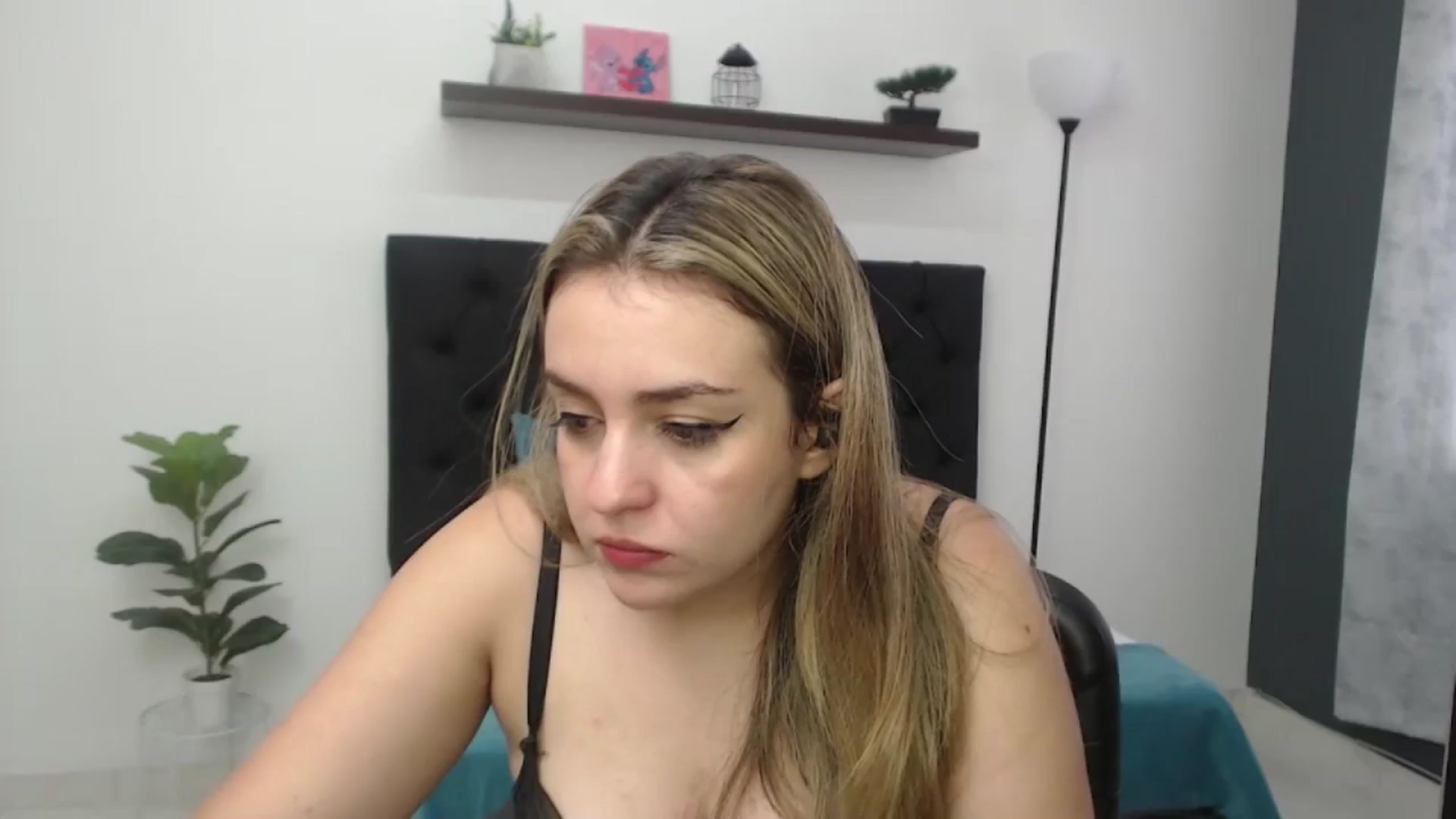 Gallery image thumbnail from CamilleDucan's myfreecams stream on, 01/07/2026, 17:15 image 3 of 20