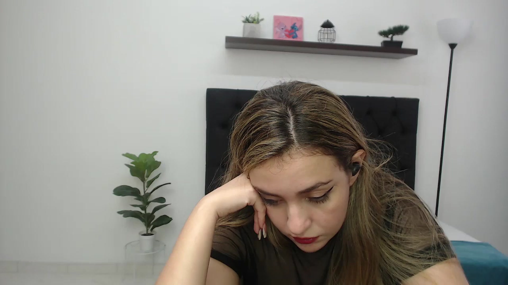 Gallery image thumbnail from CamilleDucan's myfreecams stream on, 01/09/2026, 19:00 image 6 of 20