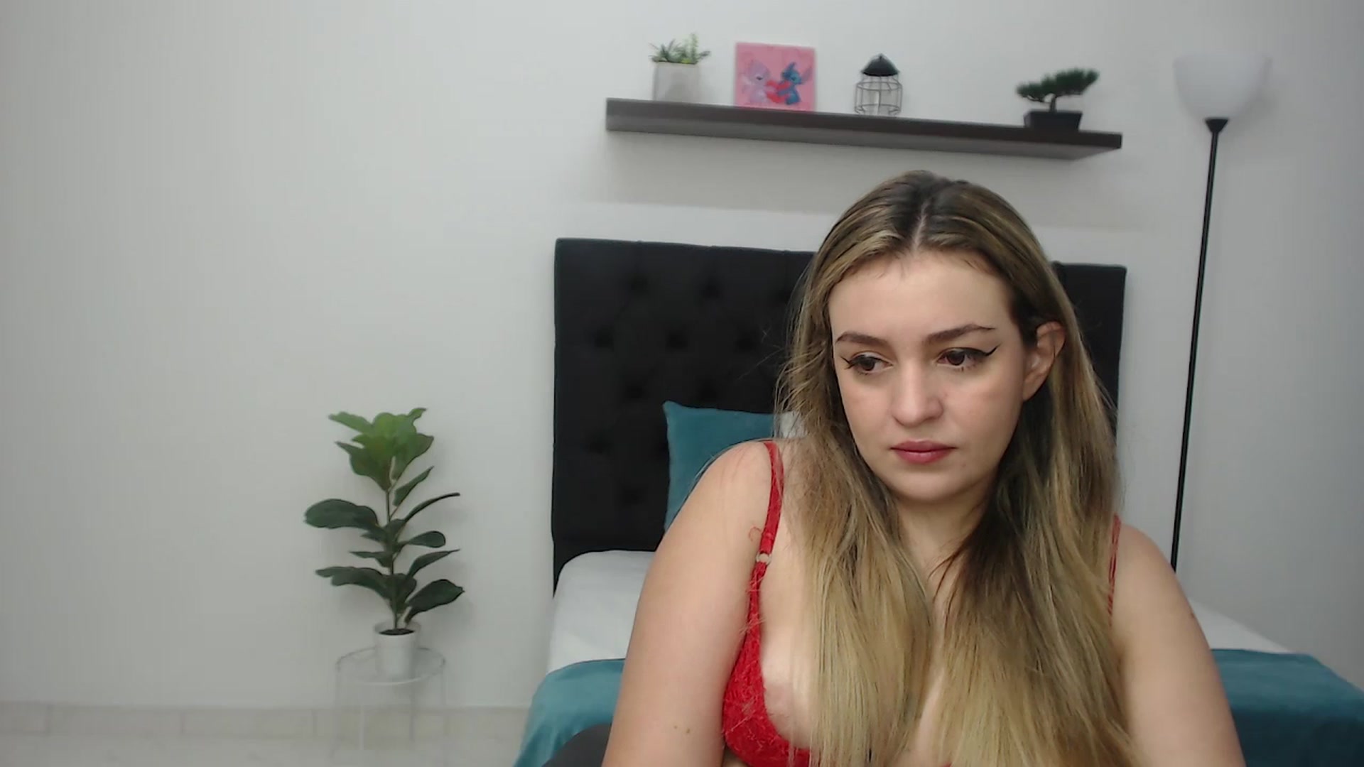 Gallery image thumbnail from CamilleDucan's myfreecams stream on, 01/10/2026, 13:46 image 5 of 20