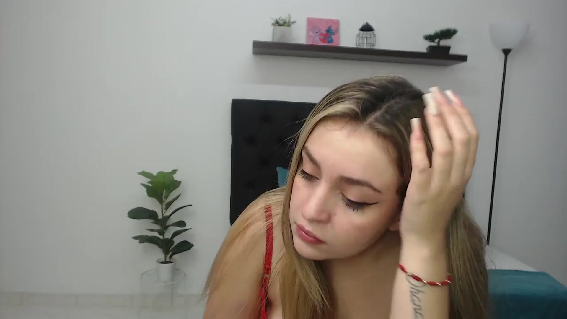 Gallery image thumbnail from CamilleDucan's myfreecams stream on, 01/10/2026, 13:46 image 12 of 20