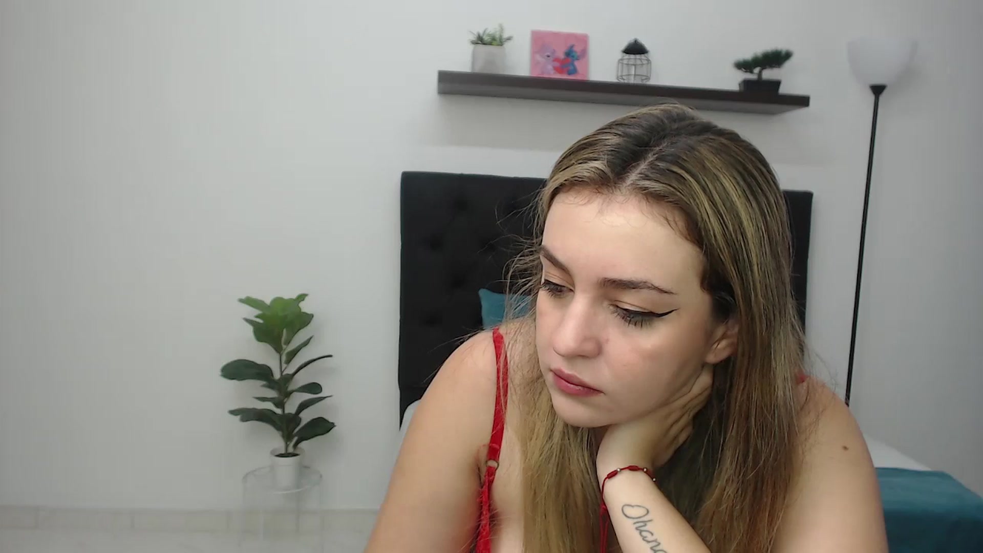 Gallery image thumbnail from CamilleDucan's myfreecams stream on, 01/10/2026, 13:46 image 8 of 20