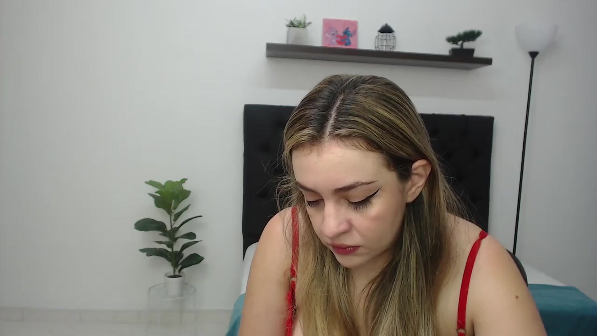 Gallery image thumbnail from CamilleDucan's myfreecams stream on, 01/10/2026, 13:46 image 11 of 20