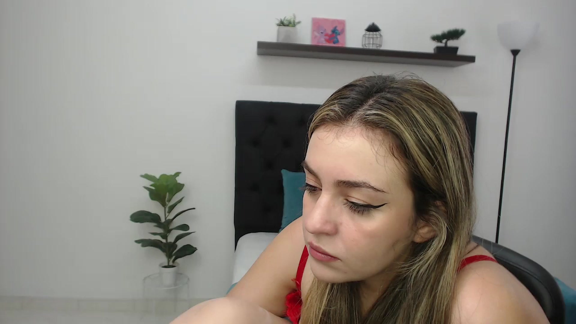 Gallery image thumbnail from CamilleDucan's myfreecams stream on, 01/10/2026, 14:15 image 18 of 20