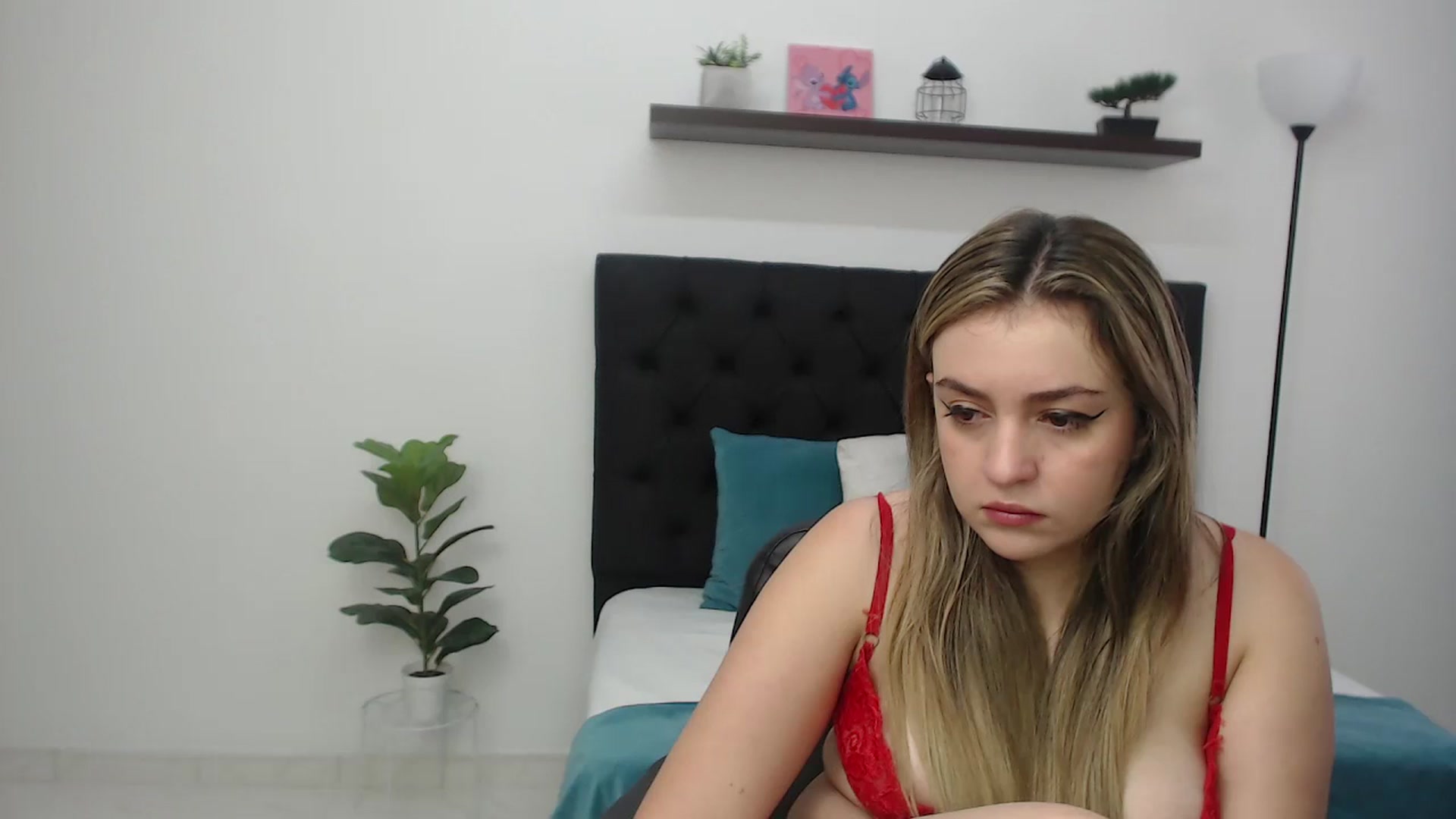 Gallery image thumbnail from CamilleDucan's myfreecams stream on, 01/10/2026, 14:15 image 13 of 20