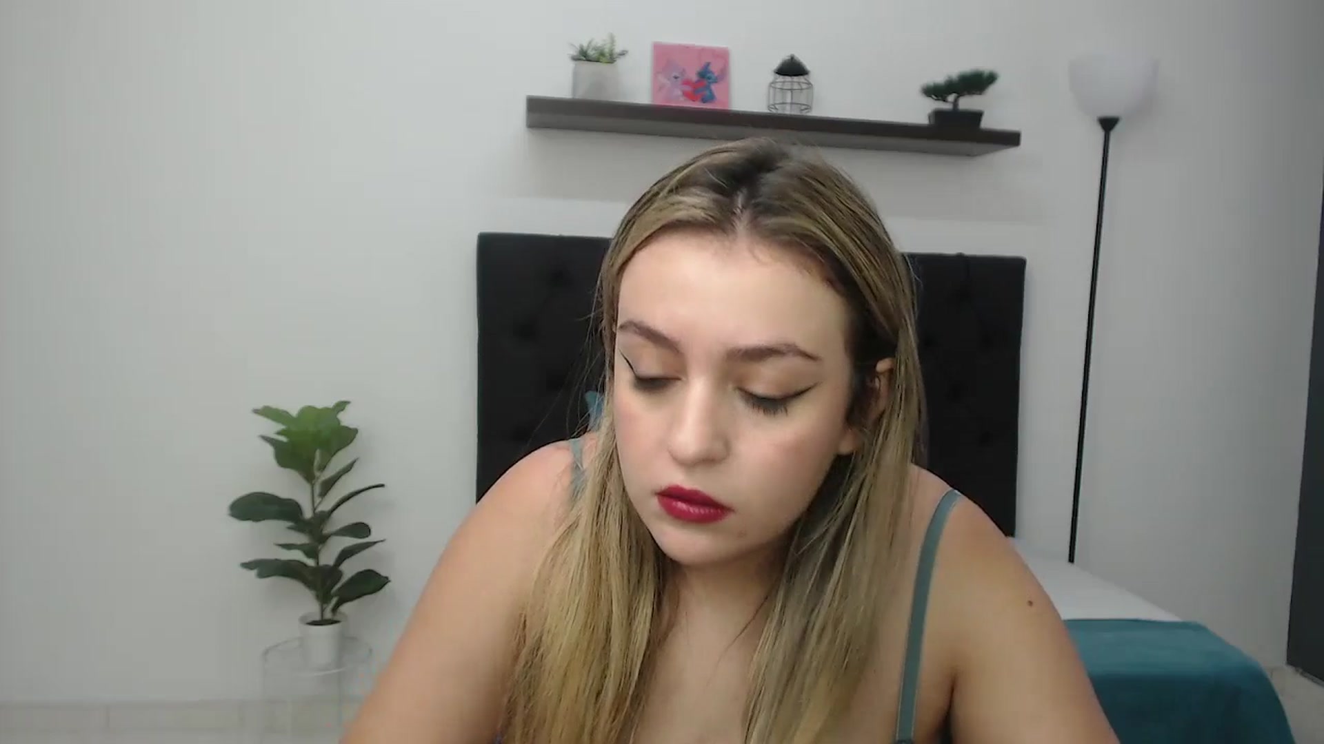 Gallery image thumbnail from CamilleDucan's myfreecams stream on, 01/12/2026, 14:55 image 10 of 20