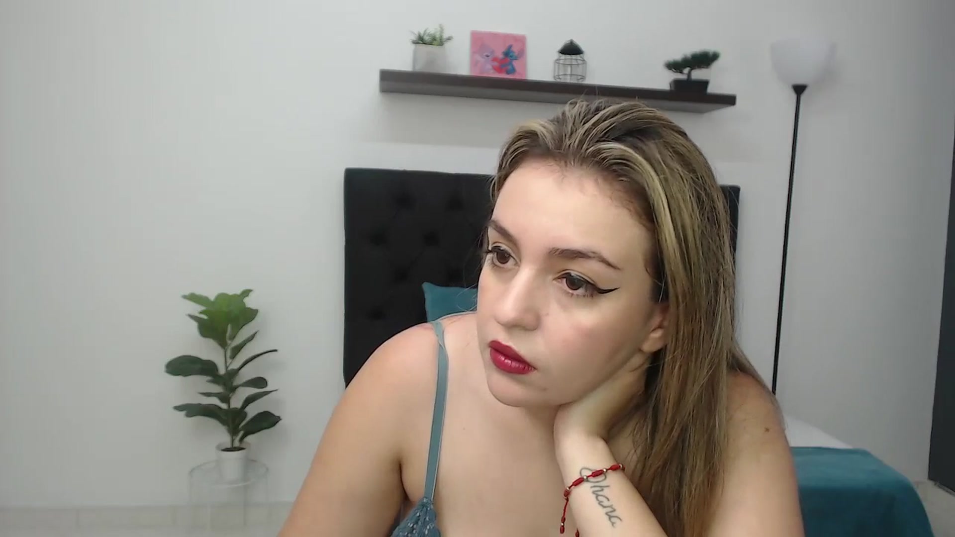 Gallery image thumbnail from CamilleDucan's myfreecams stream on, 01/12/2026, 14:55 image 16 of 20
