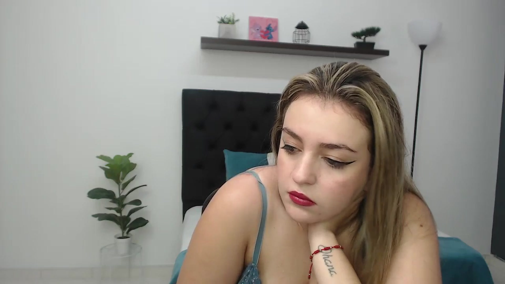 Gallery image thumbnail from CamilleDucan's myfreecams stream on, 01/12/2026, 14:55 image 17 of 20