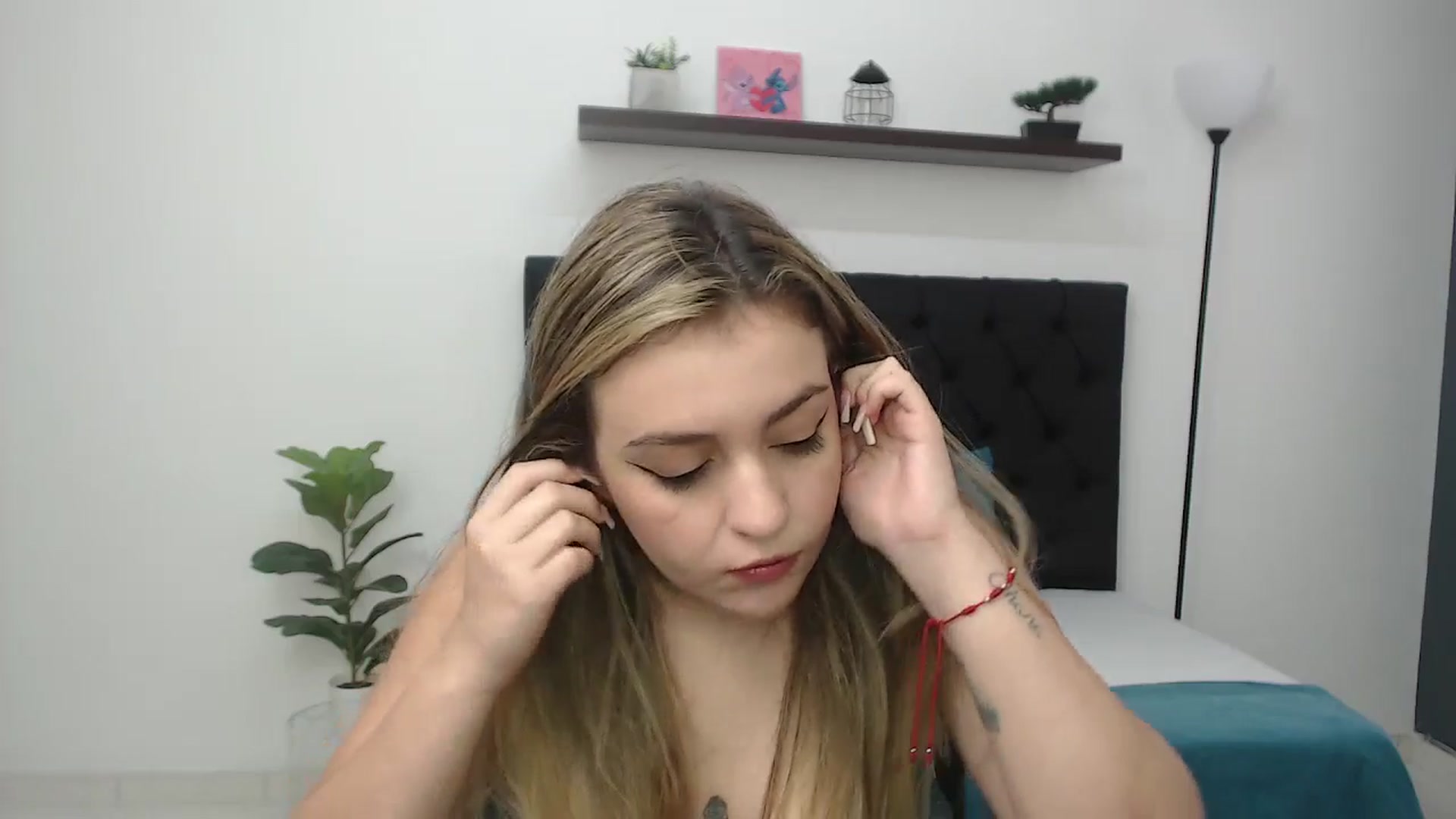 Gallery image thumbnail from CamilleDucan's myfreecams stream on, 01/12/2026, 15:59 image 4 of 20