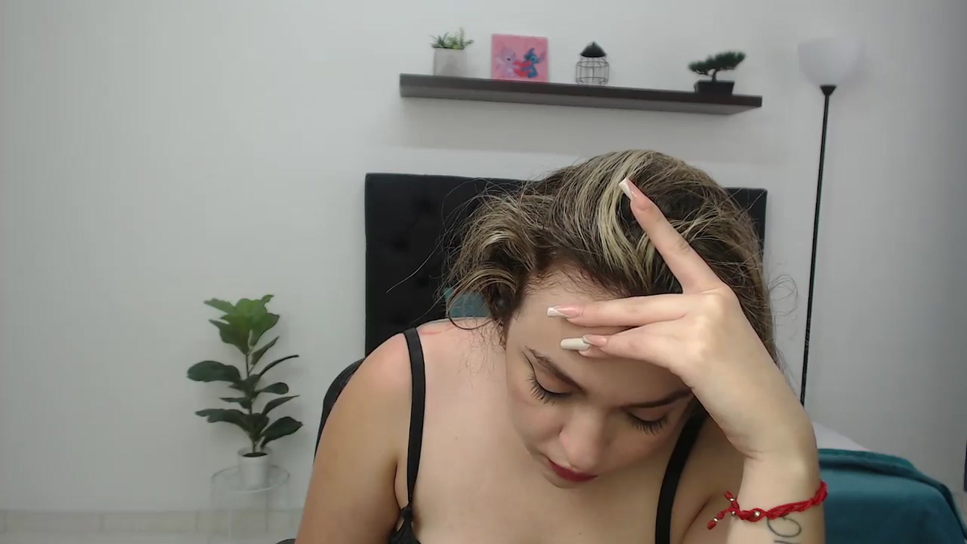 Gallery image thumbnail from CamilleDucan's myfreecams stream on, 01/13/2026, 15:27 image 15 of 20