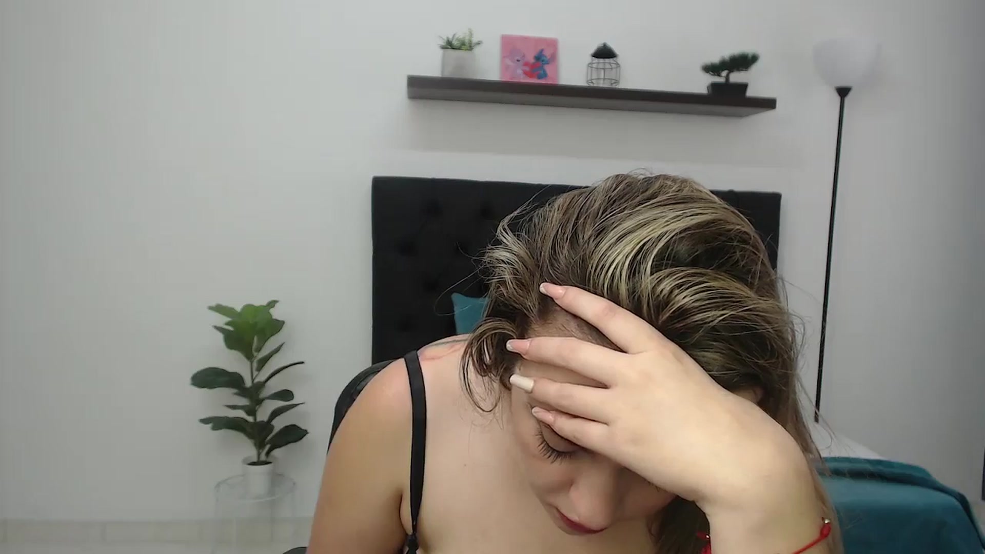 Gallery image thumbnail from CamilleDucan's myfreecams stream on, 01/13/2026, 15:27 image 17 of 20