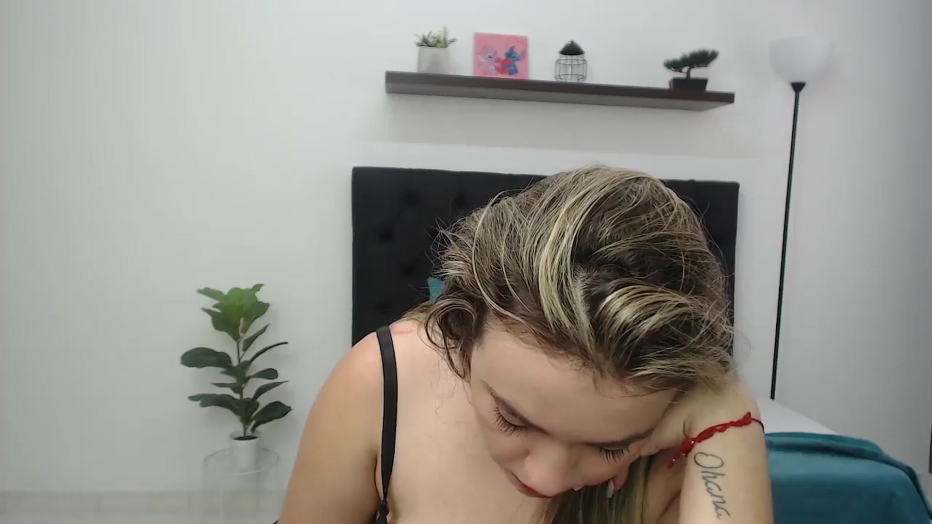 Gallery image thumbnail from CamilleDucan's myfreecams stream on, 01/13/2026, 15:27 image 10 of 20