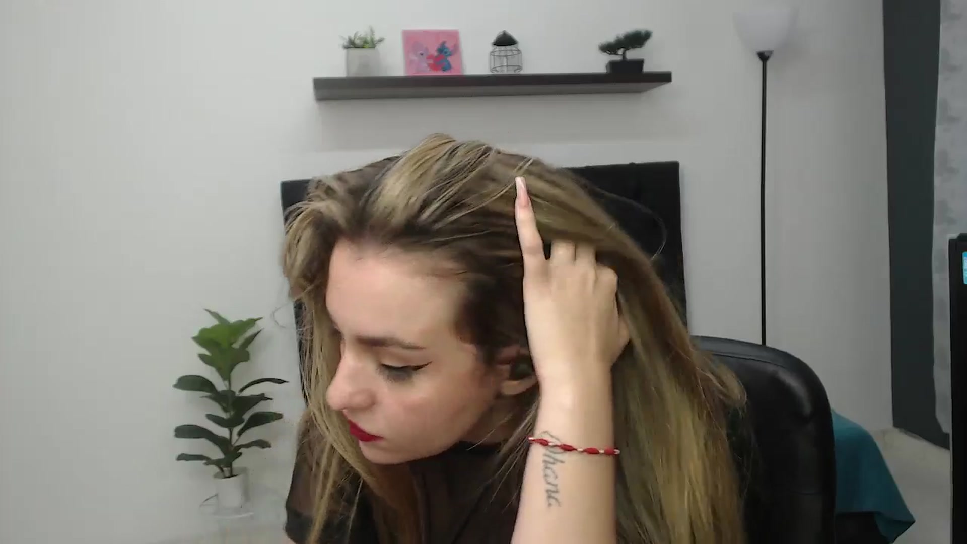 Gallery image thumbnail from CamilleDucan's myfreecams stream on, 01/15/2026, 19:01 image 16 of 20