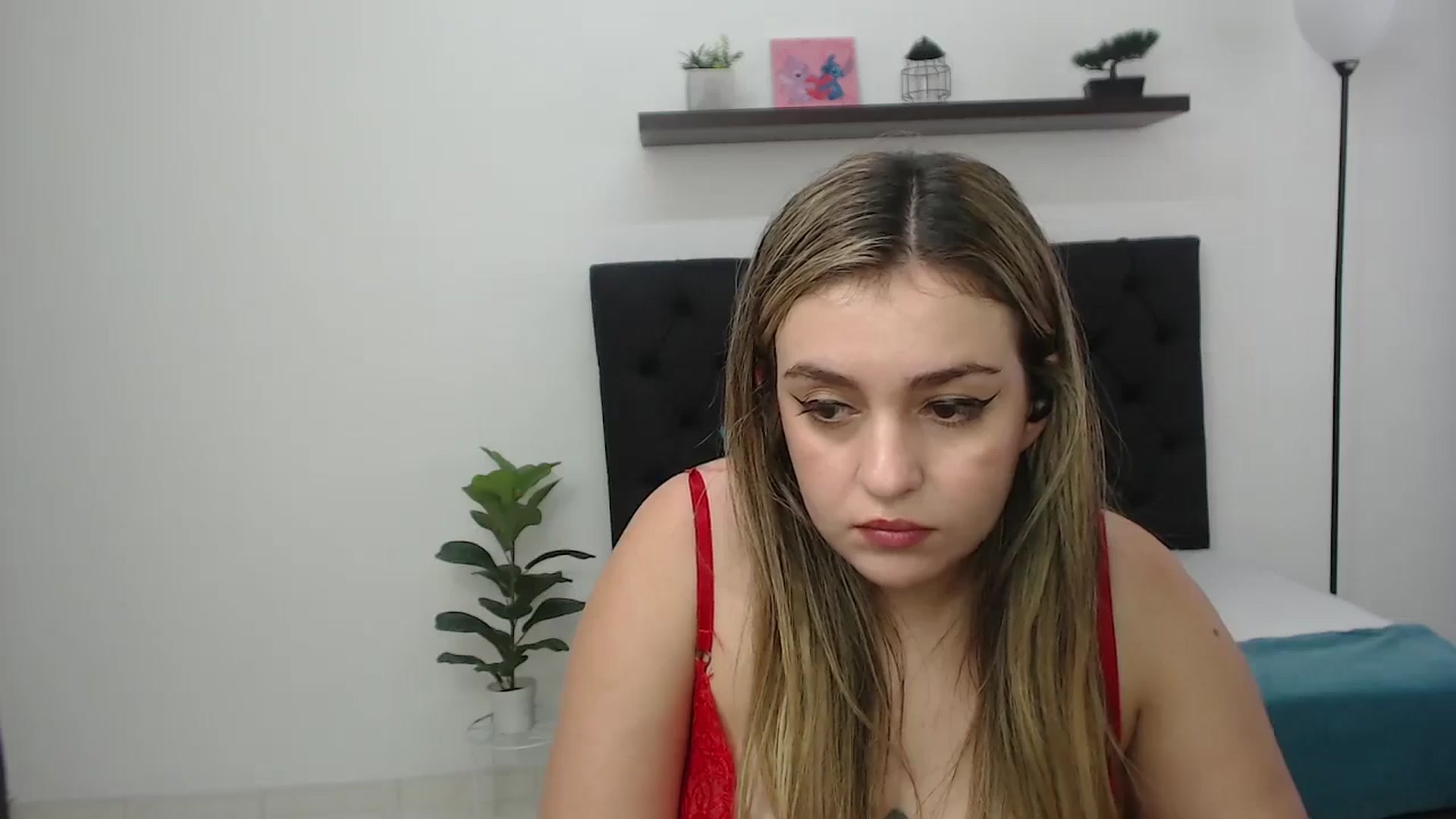 Gallery image thumbnail from CamilleDucan's myfreecams stream on, 01/16/2026, 18:07 image 18 of 20