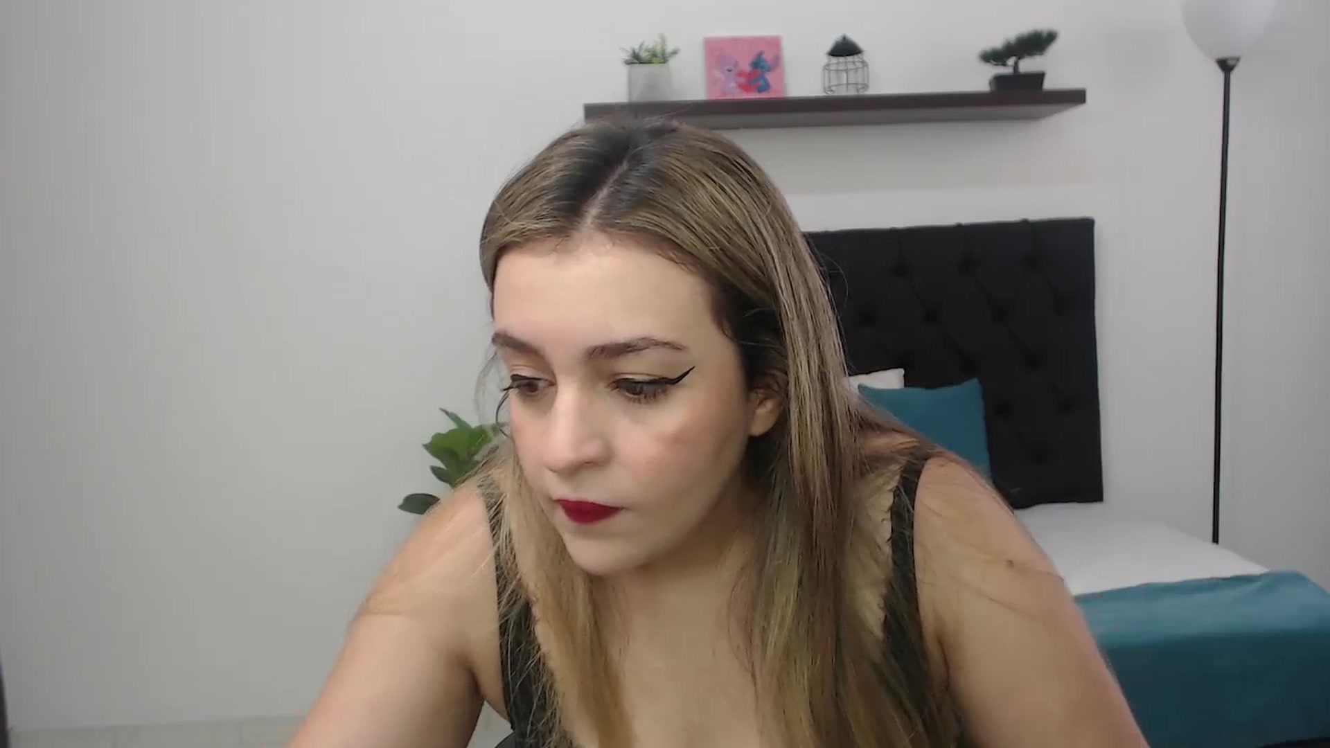 Gallery image thumbnail from CamilleDucan's myfreecams stream on, 01/17/2026, 13:25 image 8 of 20