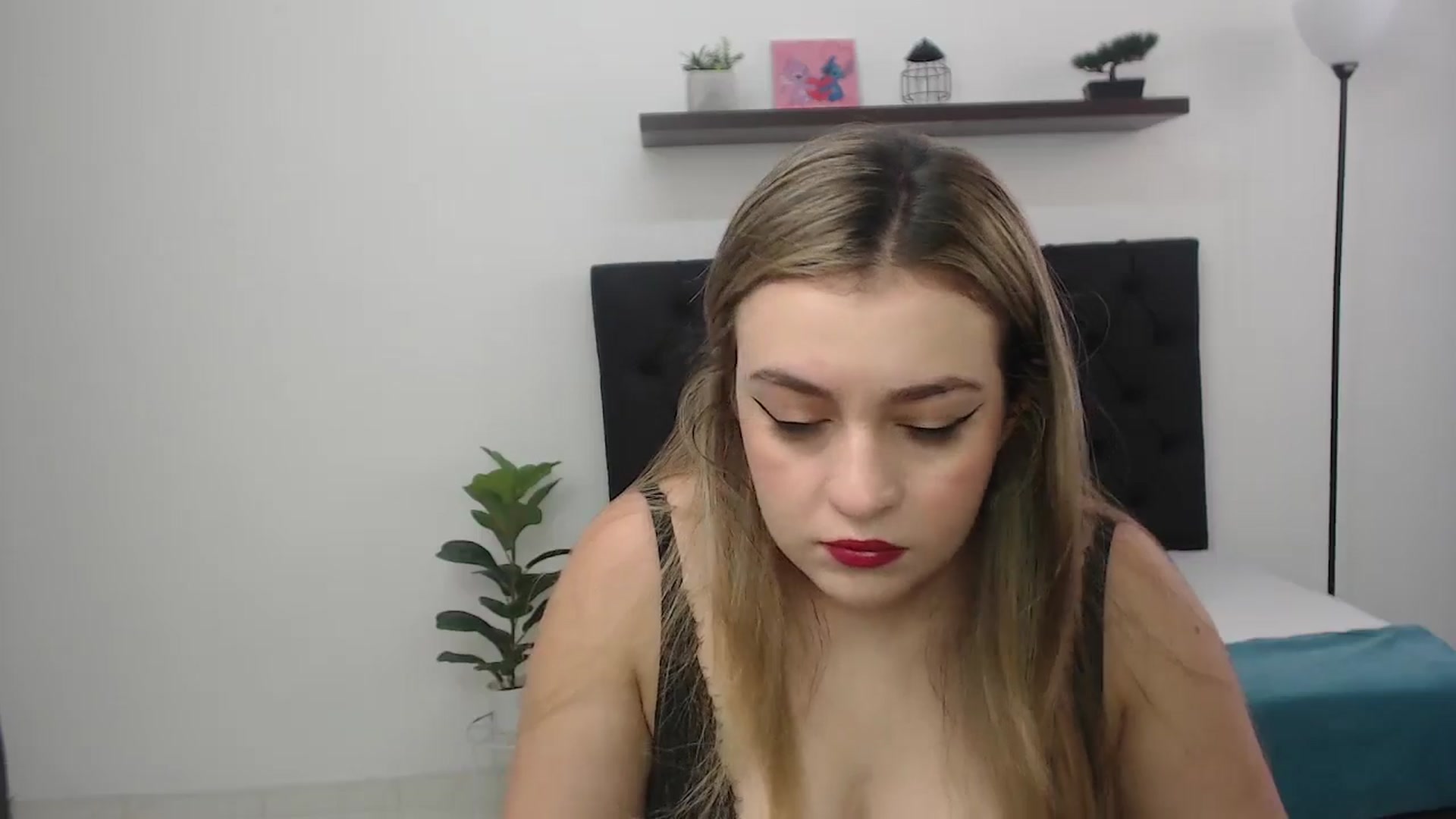 Gallery image thumbnail from CamilleDucan's myfreecams stream on, 01/17/2026, 13:25 image 9 of 20
