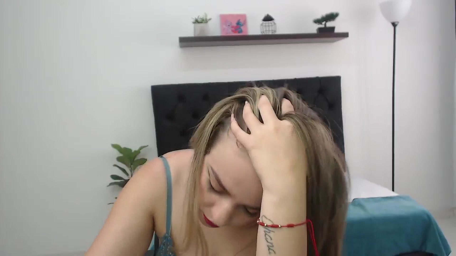 Gallery image thumbnail from CamilleDucan's myfreecams stream on, 01/21/2026, 14:56 image 17 of 20