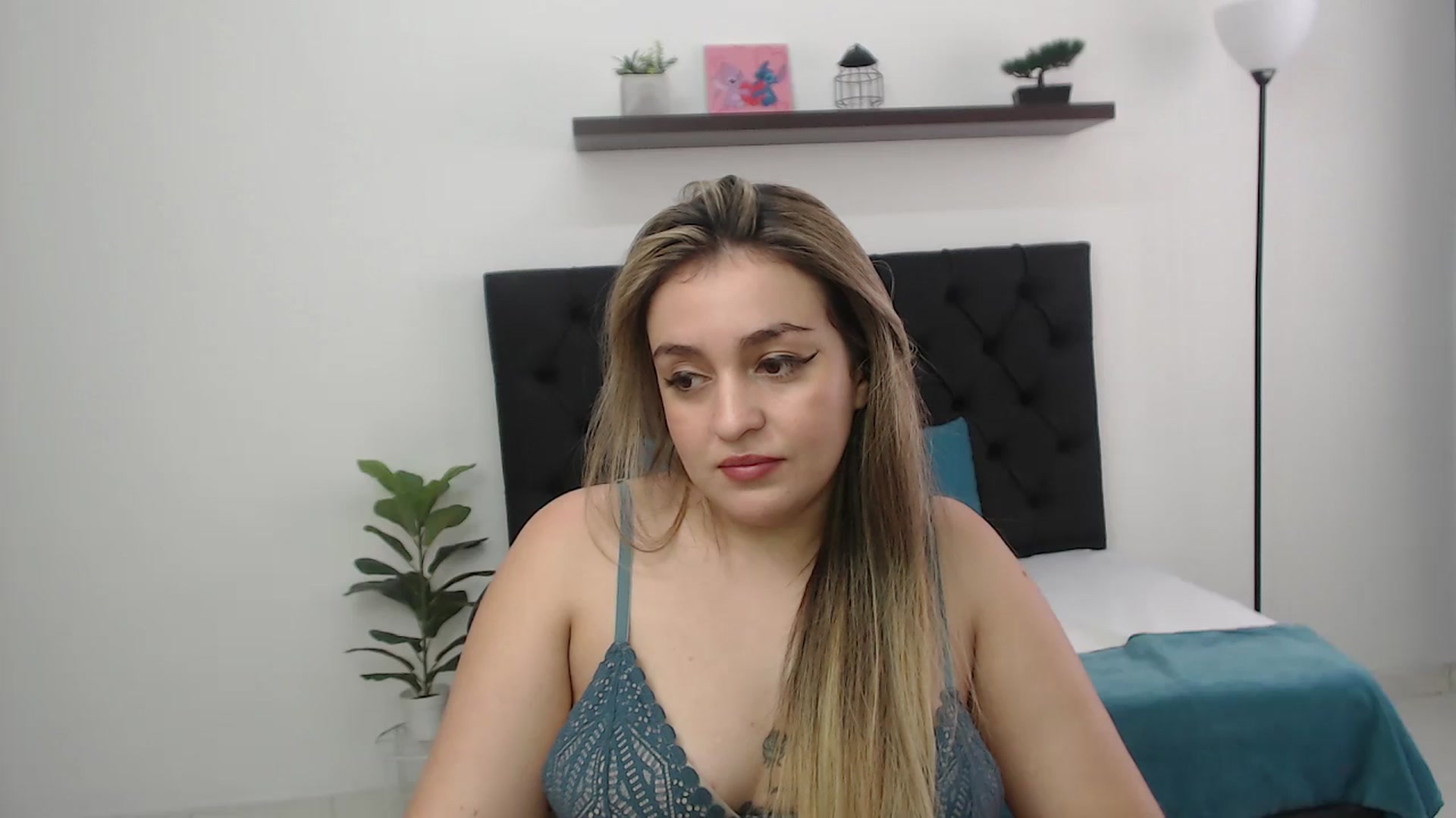 Gallery image thumbnail from CamilleDucan's myfreecams stream on, 01/21/2026, 16:21 image 9 of 20