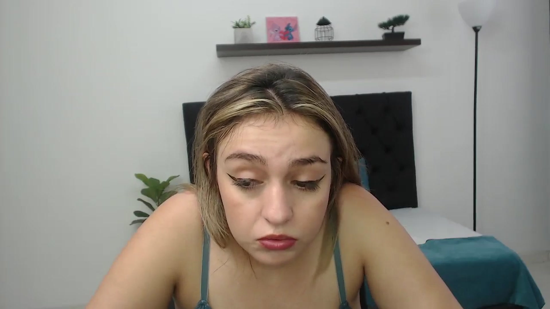 Gallery image thumbnail from CamilleDucan's myfreecams stream on, 01/21/2026, 16:21 image 14 of 20