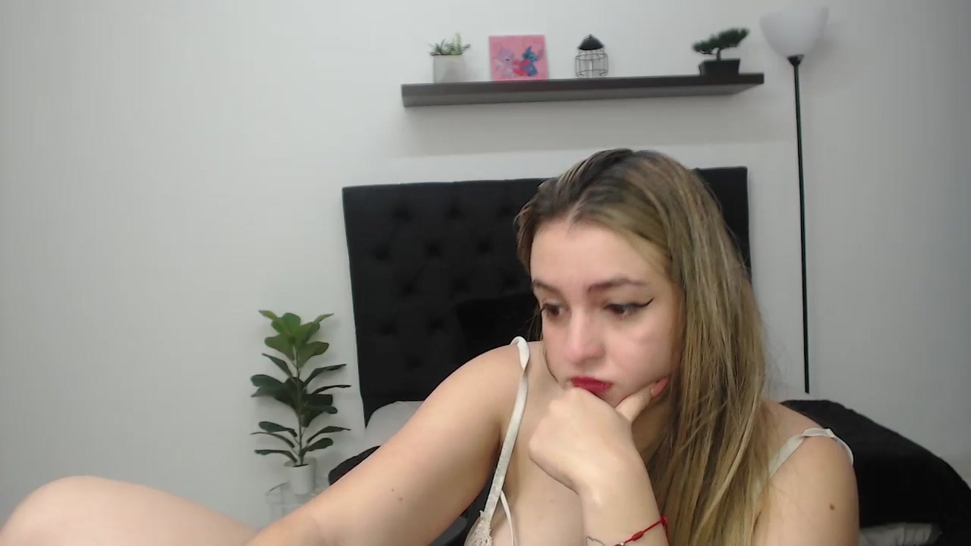 Gallery image thumbnail from CamilleDucan's myfreecams stream on, 01/29/2026, 14:35 image 9 of 20