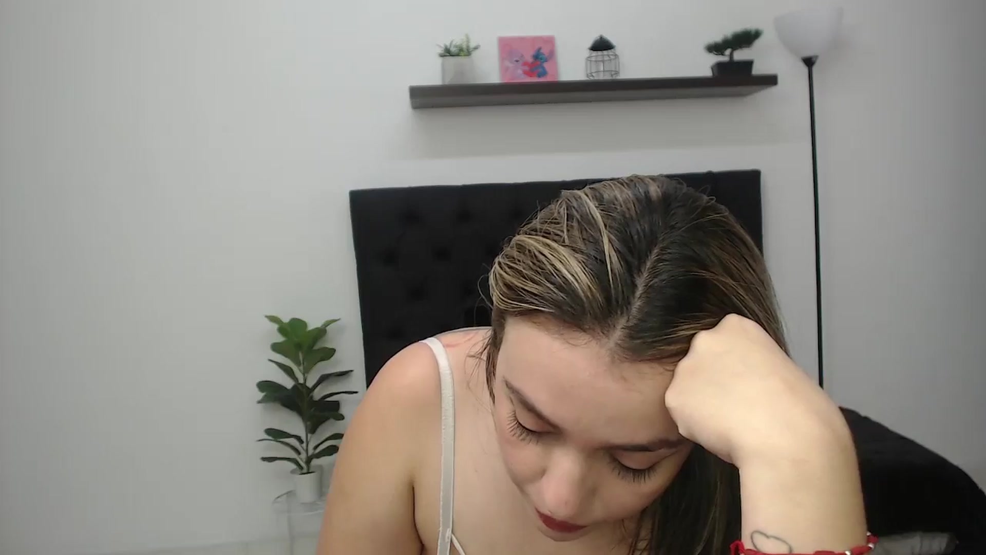 Gallery image thumbnail from CamilleDucan's myfreecams stream on, 01/29/2026, 15:21 image 18 of 20