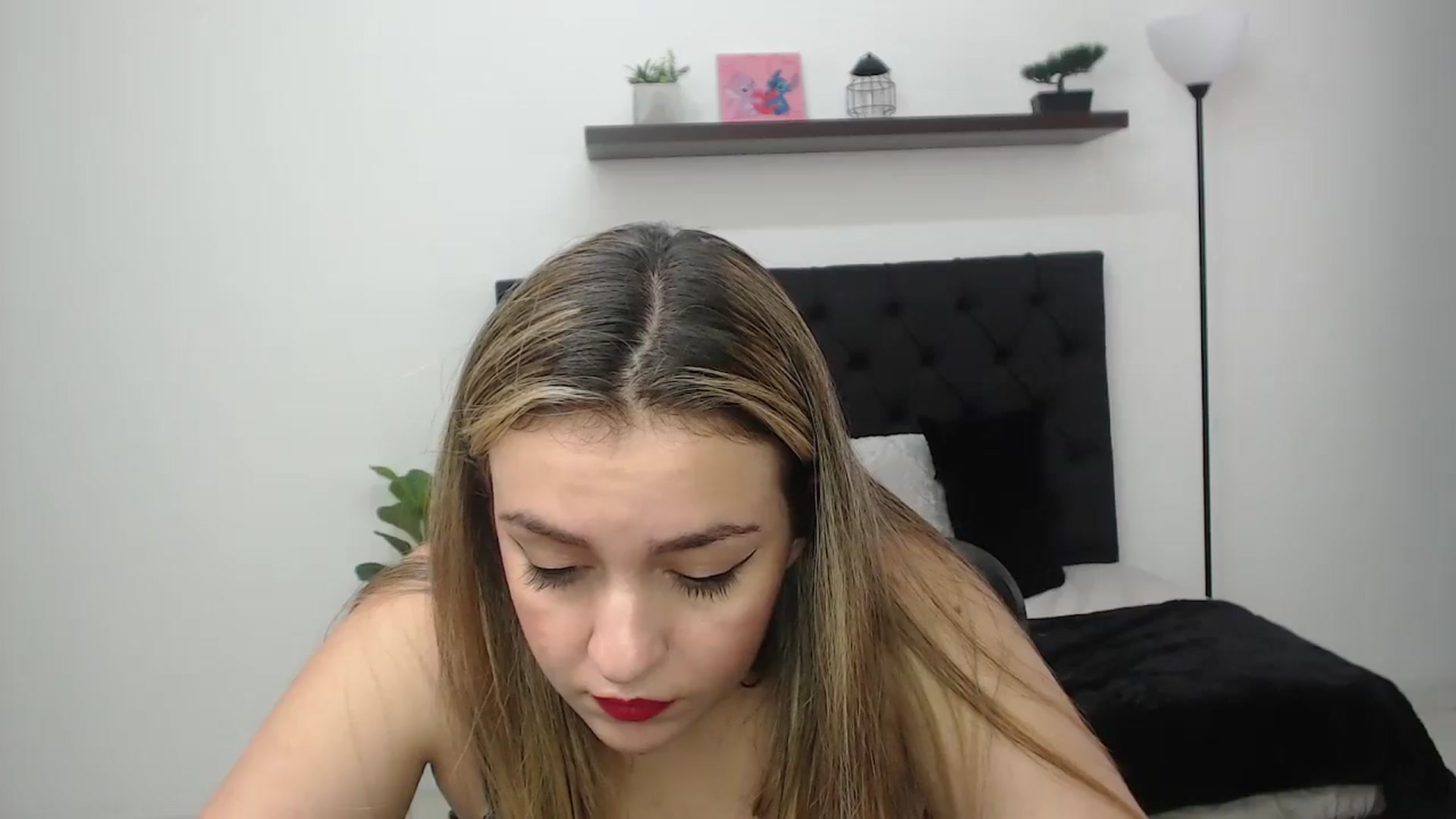 Gallery image thumbnail from CamilleDucan's myfreecams stream on, 02/02/2026, 17:06 image 19 of 20