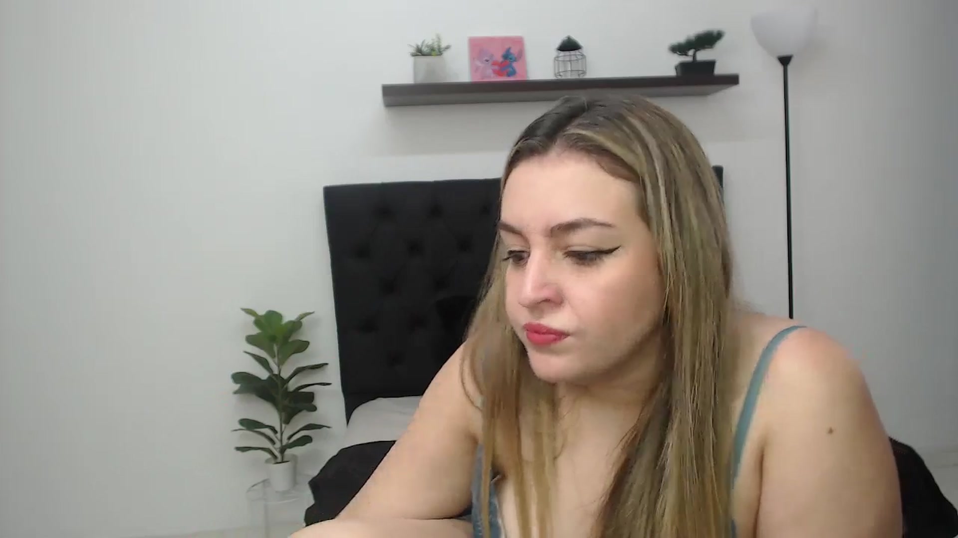 Gallery image thumbnail from CamilleDucan's myfreecams stream on, 02/03/2026, 14:06 image 20 of 20