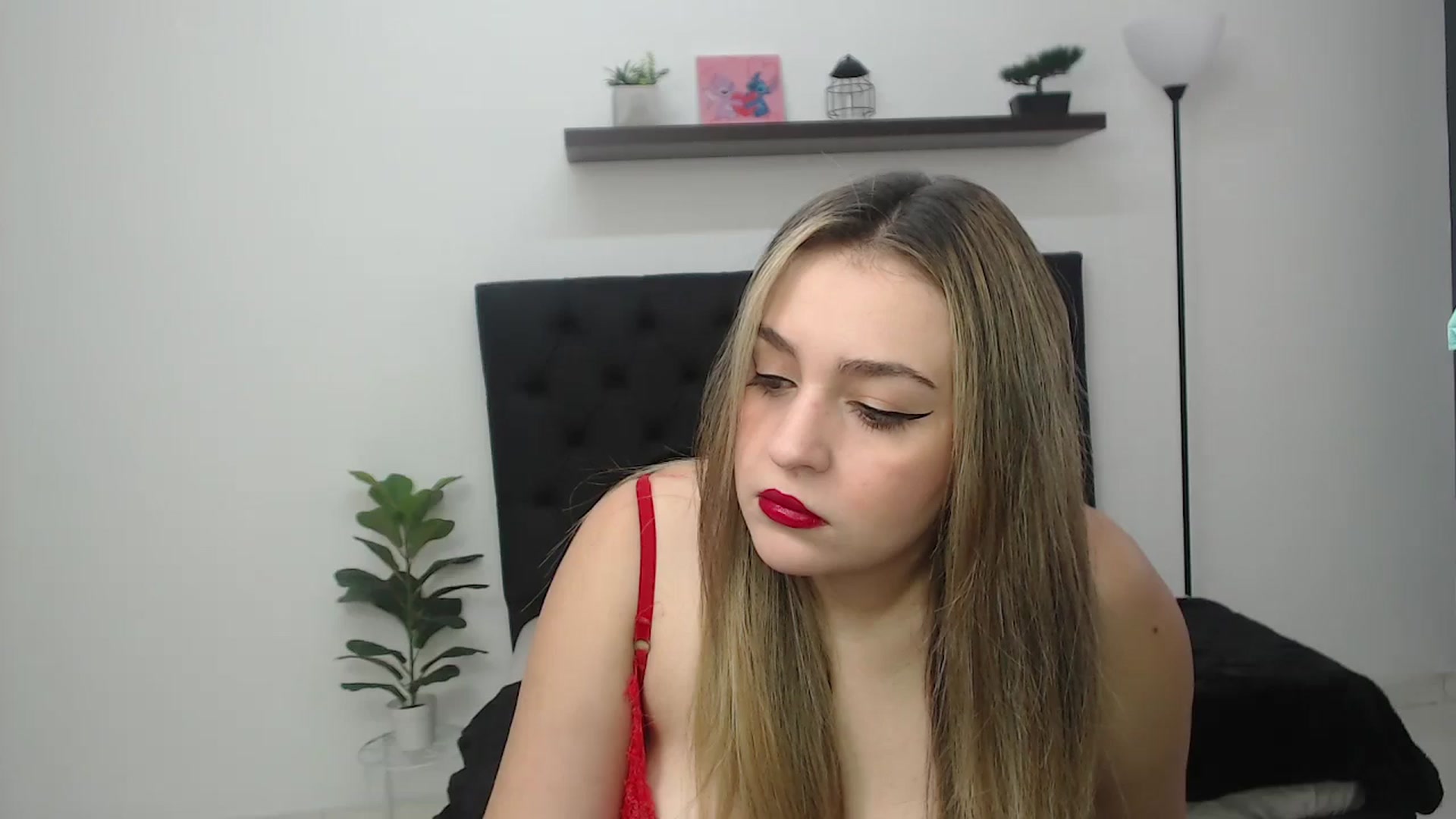 Gallery image thumbnail from CamilleDucan's myfreecams stream on, 02/04/2026, 13:54 image 2 of 20