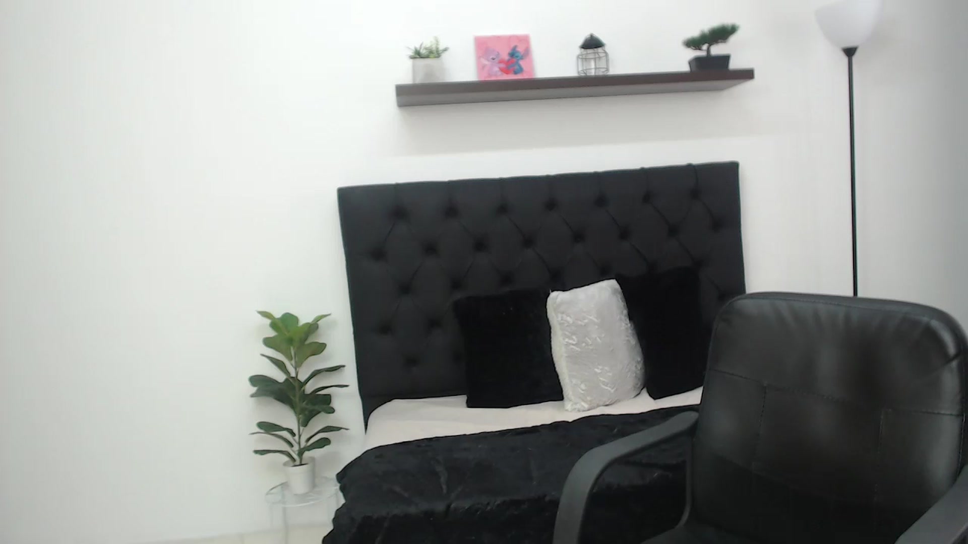 Gallery image thumbnail from CamilleDucan's myfreecams stream on, 02/10/2026, 19:07 image 18 of 20