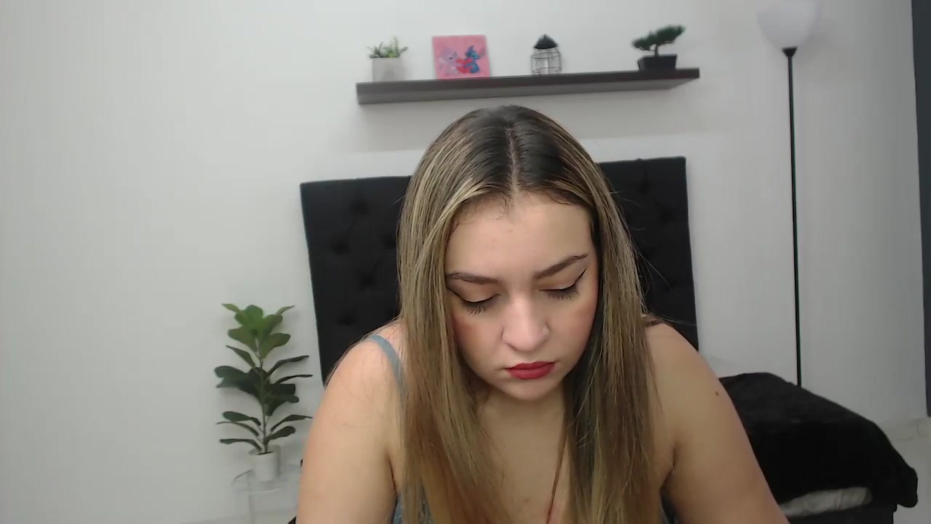 Gallery image thumbnail from CamilleDucan's myfreecams stream on, 02/11/2026, 13:46 image 19 of 20