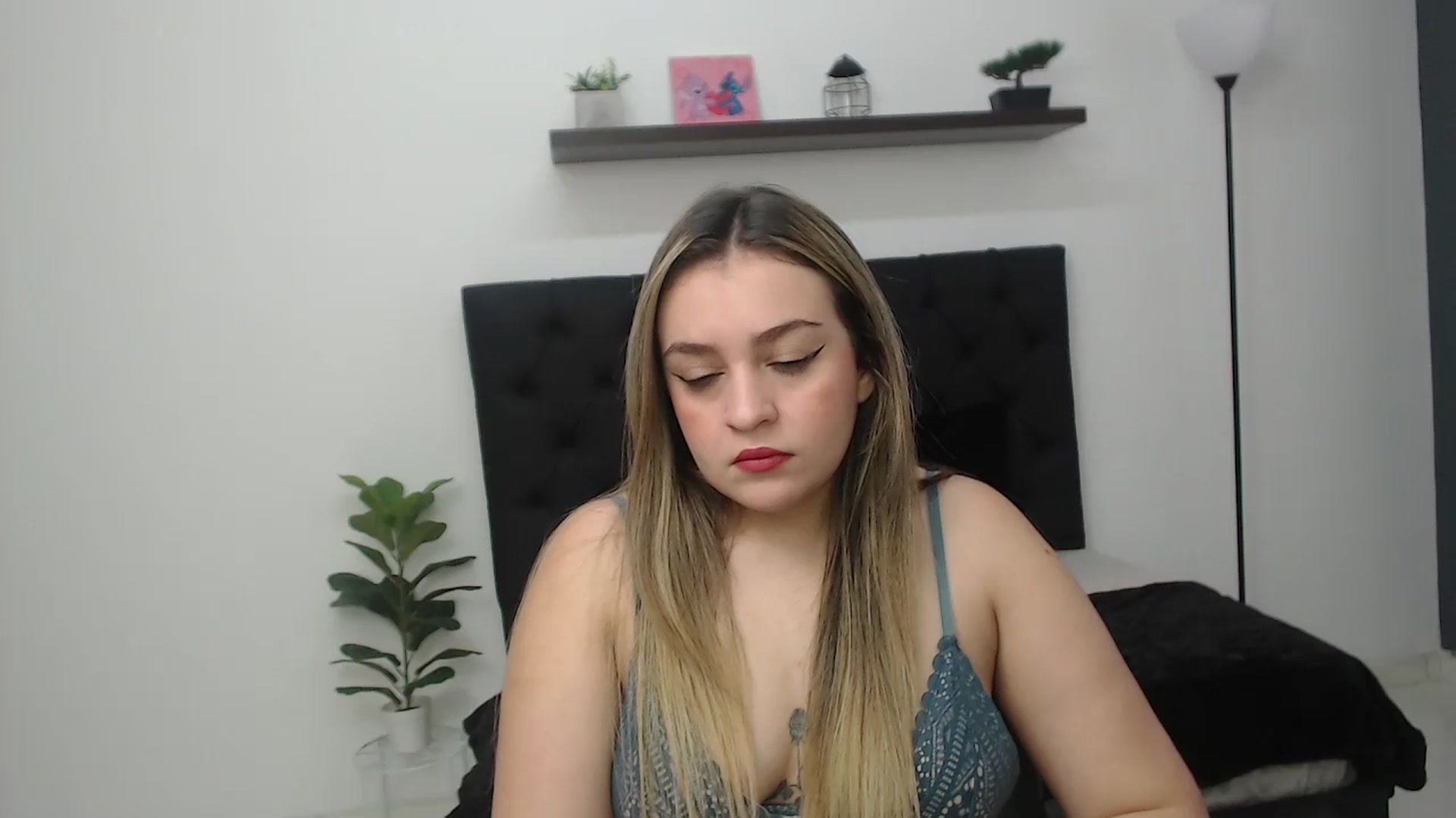 Gallery image thumbnail from CamilleDucan's myfreecams stream on, 02/11/2026, 13:46 image 18 of 20