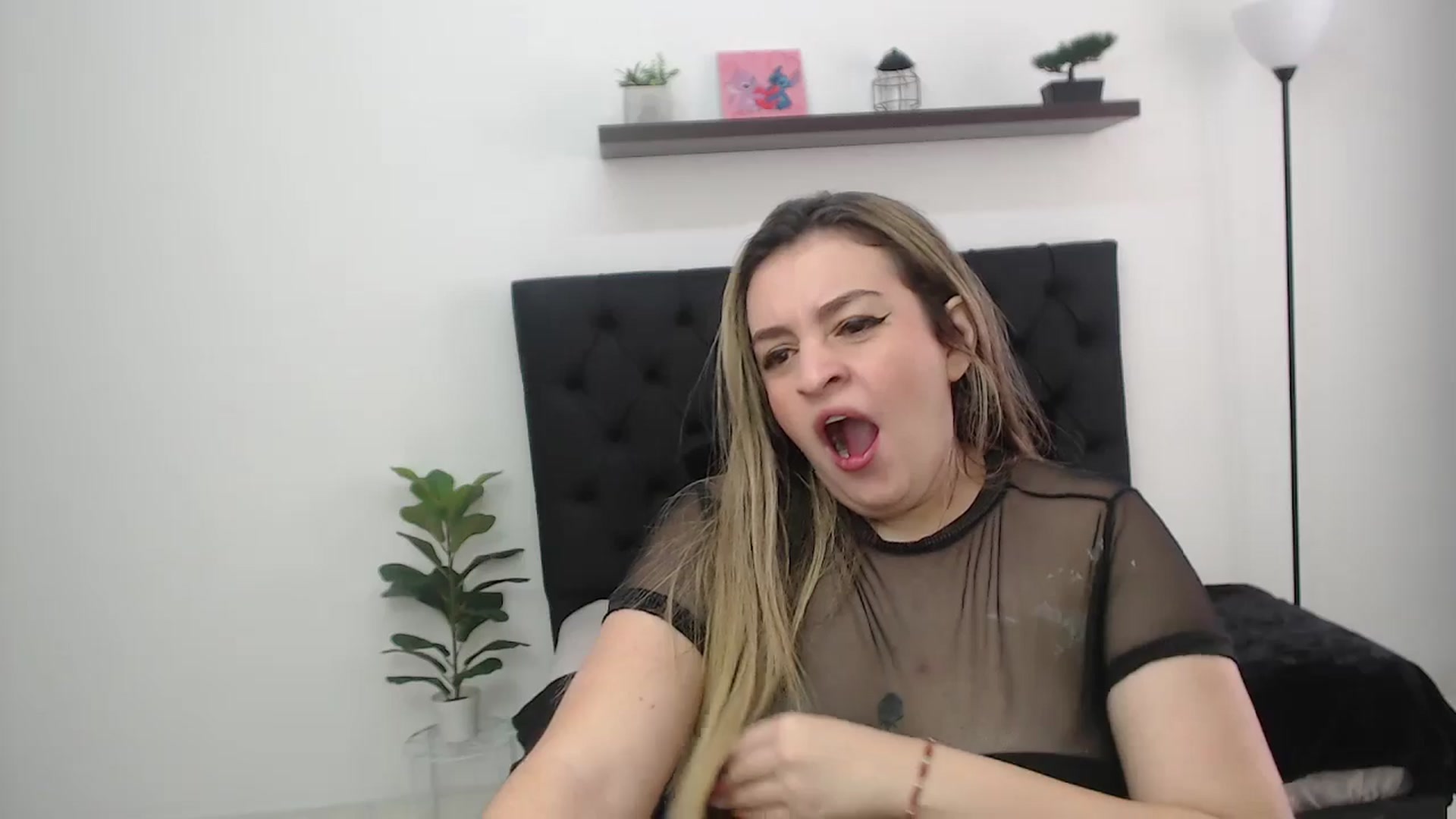 Gallery image thumbnail from CamilleDucan's myfreecams stream on, 02/12/2026, 14:06 image 13 of 20