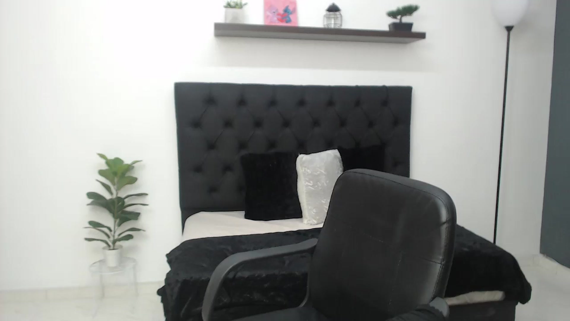 Gallery image thumbnail from CamilleDucan's myfreecams stream on, 02/13/2026, 14:24 image 1 of 20