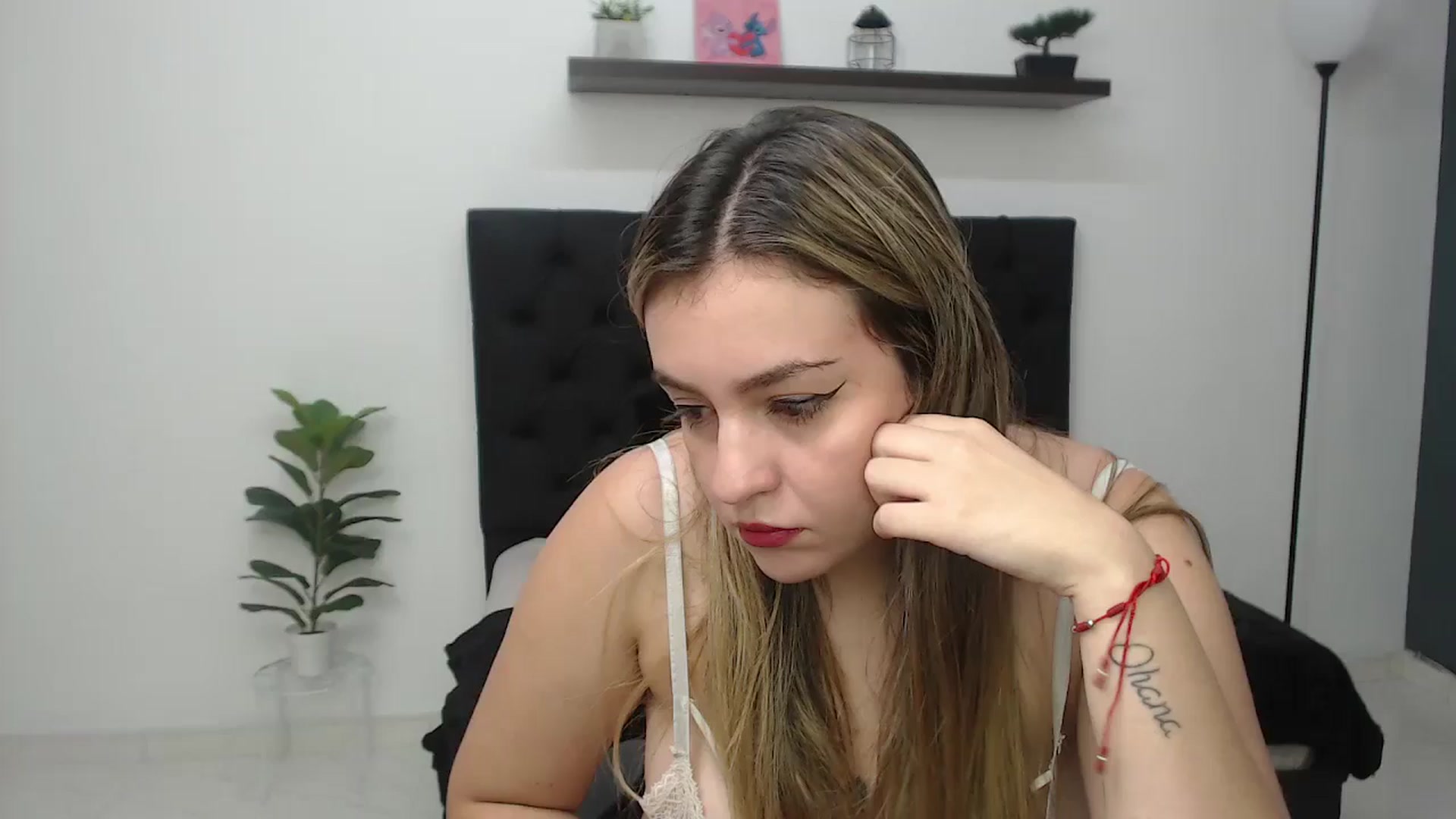 Gallery image thumbnail from CamilleDucan's myfreecams stream on, 02/13/2026, 16:13 image 19 of 20