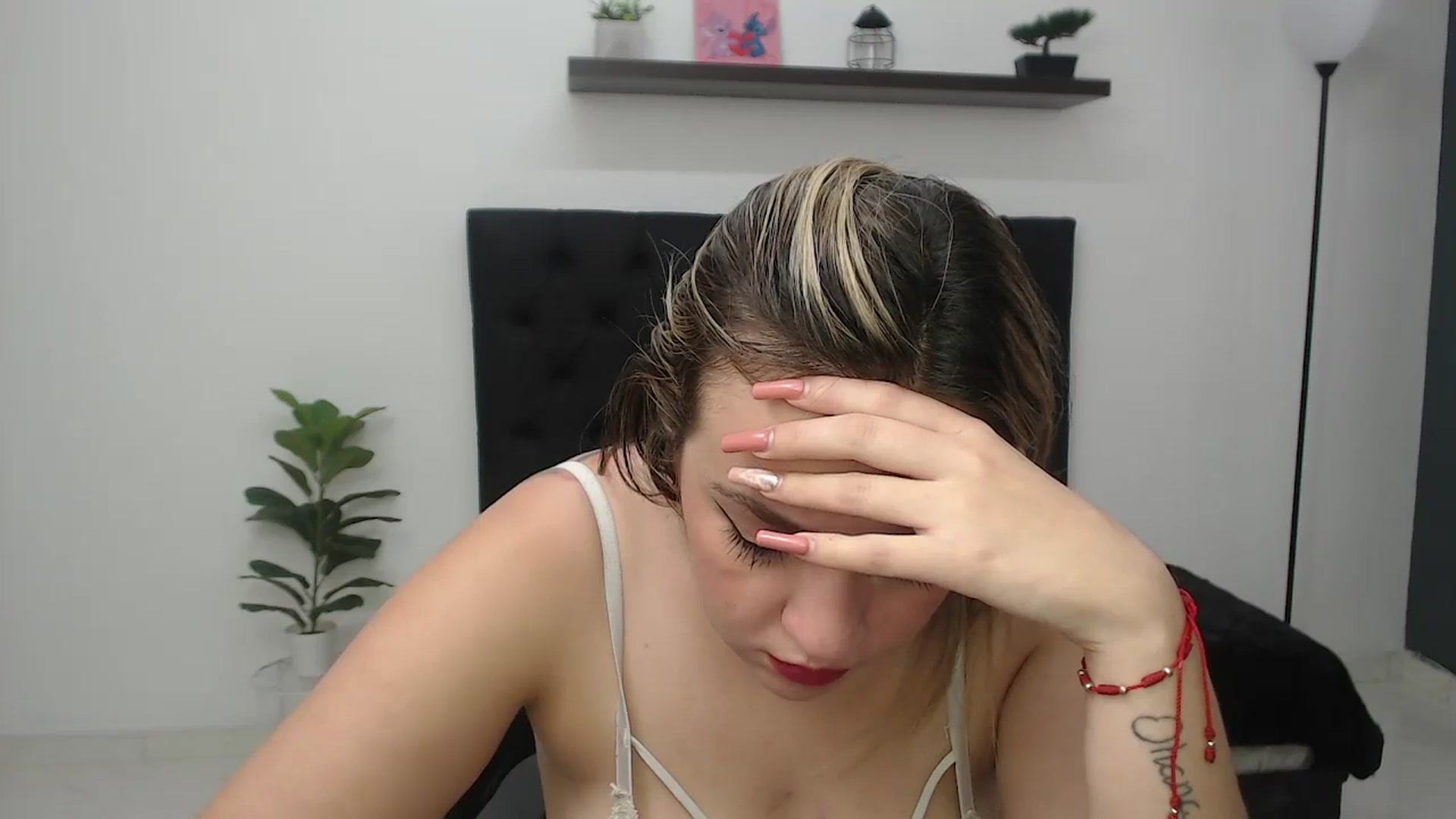 Gallery image thumbnail from CamilleDucan's myfreecams stream on, 02/13/2026, 17:18 image 6 of 20